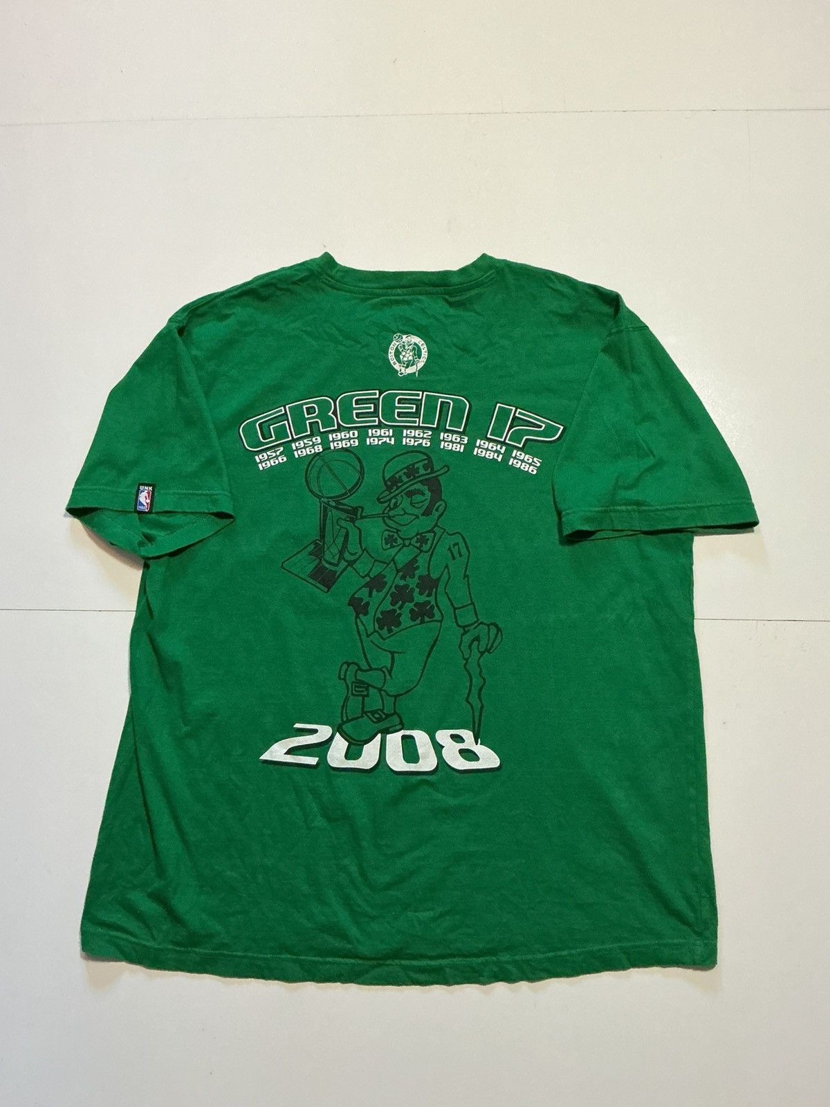 NBA NBA UNK Boston Celtics Green 17 NBA Championship ‘08 T-Shirt Size US XXL / EU 58 / 5 - 1 Thumbnail