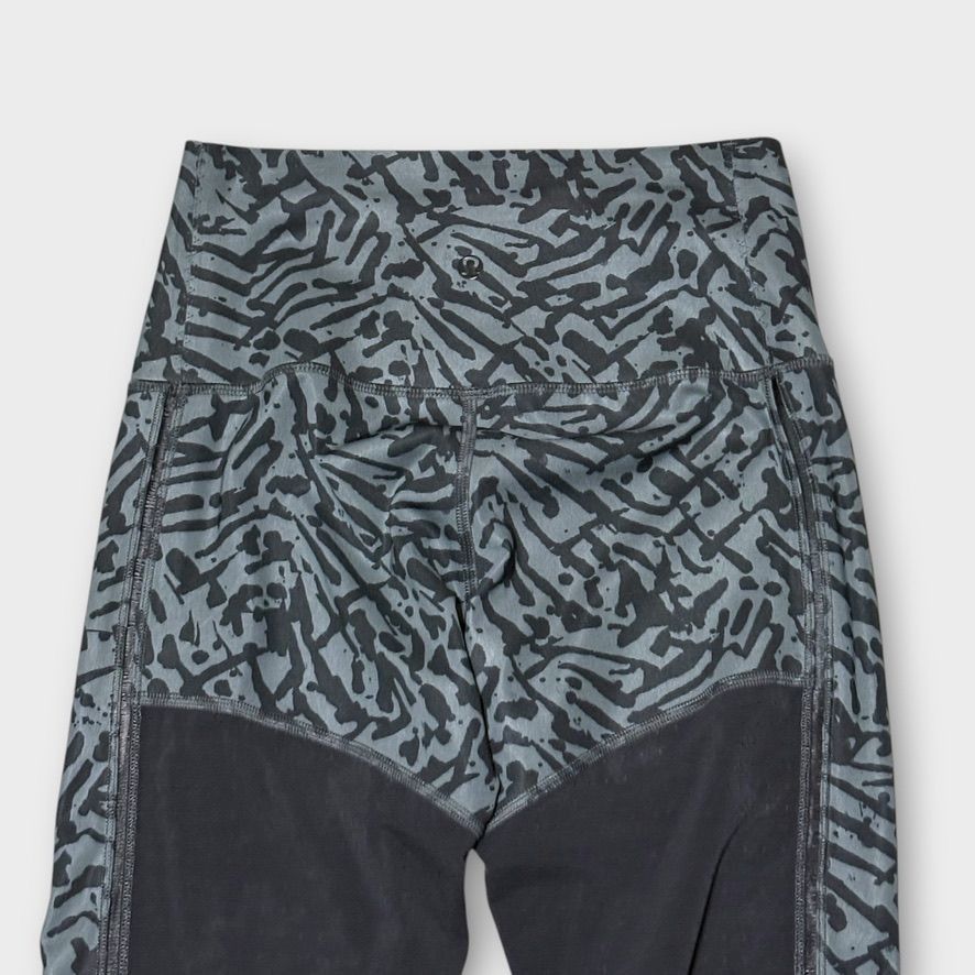 Lululemon Lululemon Hot To Street Tight 6 Brushed Animal Coal Black Gr Size 28" / US 6 / IT 42 - 9 Thumbnail
