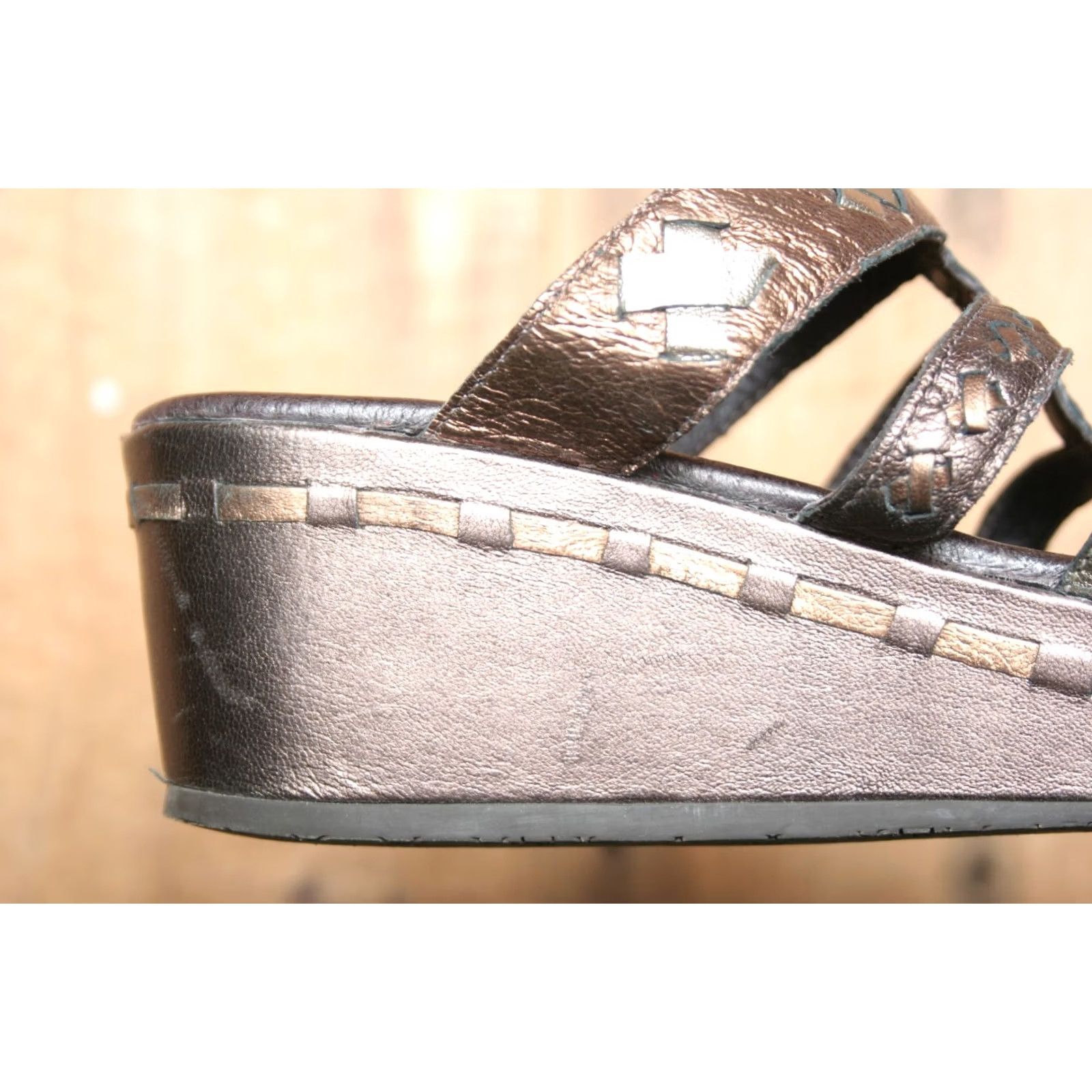 Donald Pliner DONALD J PLINER Smoke 2 Metallic Leather Wedge Heel Slide Sandals Sz. 8M Size US 8 / IT 38 - 6 Thumbnail