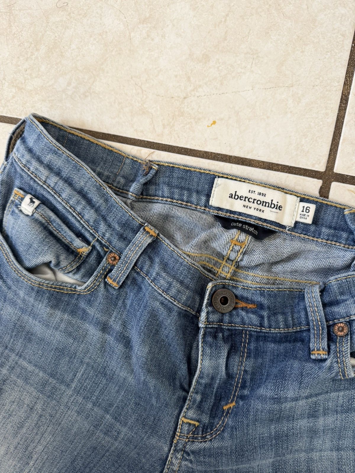 Abercrombie & Fitch Abercrombie & Fitch Jeans Size 25" / US 0 / IT 36 - 2 Thumbnail