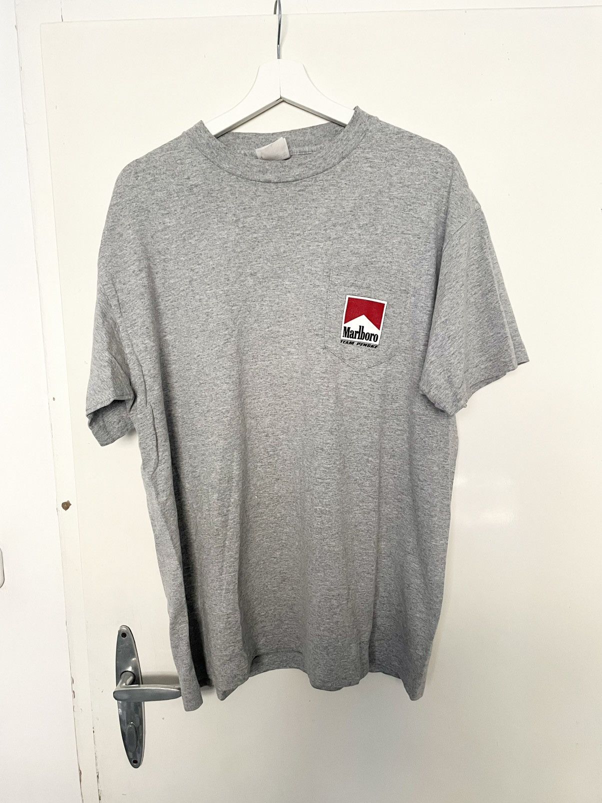 Marlboro × Vintage Marlboro 1997 formula-1 long beach vintage t-shirt Size US XL / EU 56 / 4 - 2 Thumbnail