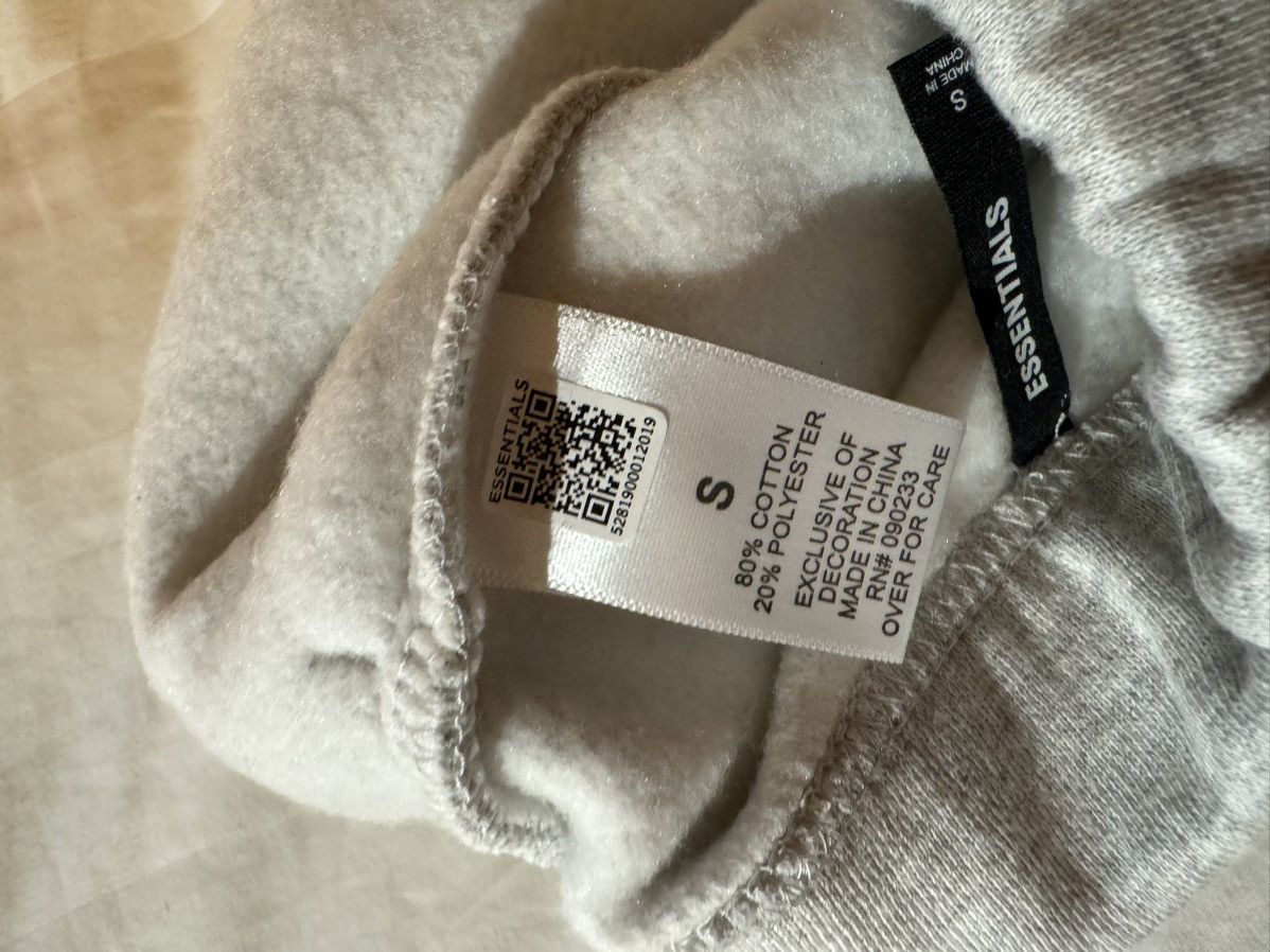 Essentials × Fear of God Sweat Shorts Reflective Size US 30 / EU 46 - 6 Thumbnail
