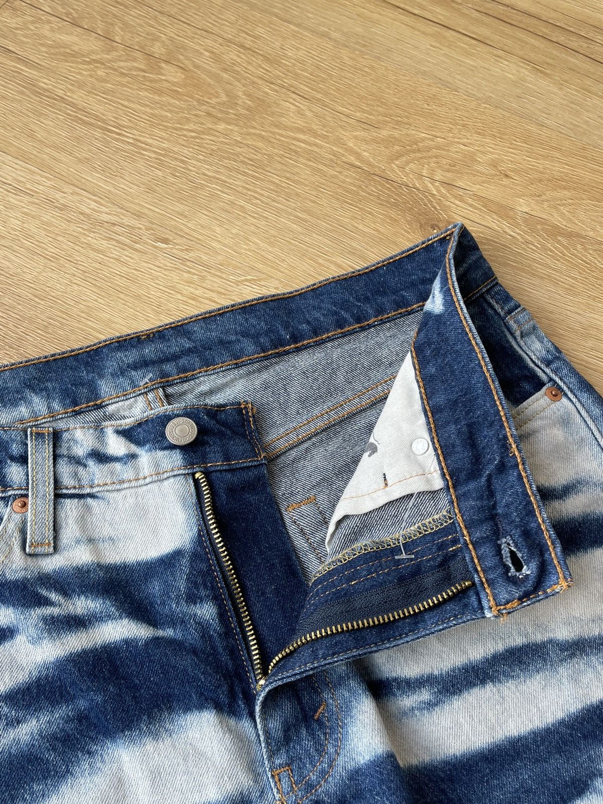 Levi's LEVI'S 541 Athletic Taper Acid Wash Bleached Tiger Denim Size US 32 / EU 48 - 12 Thumbnail
