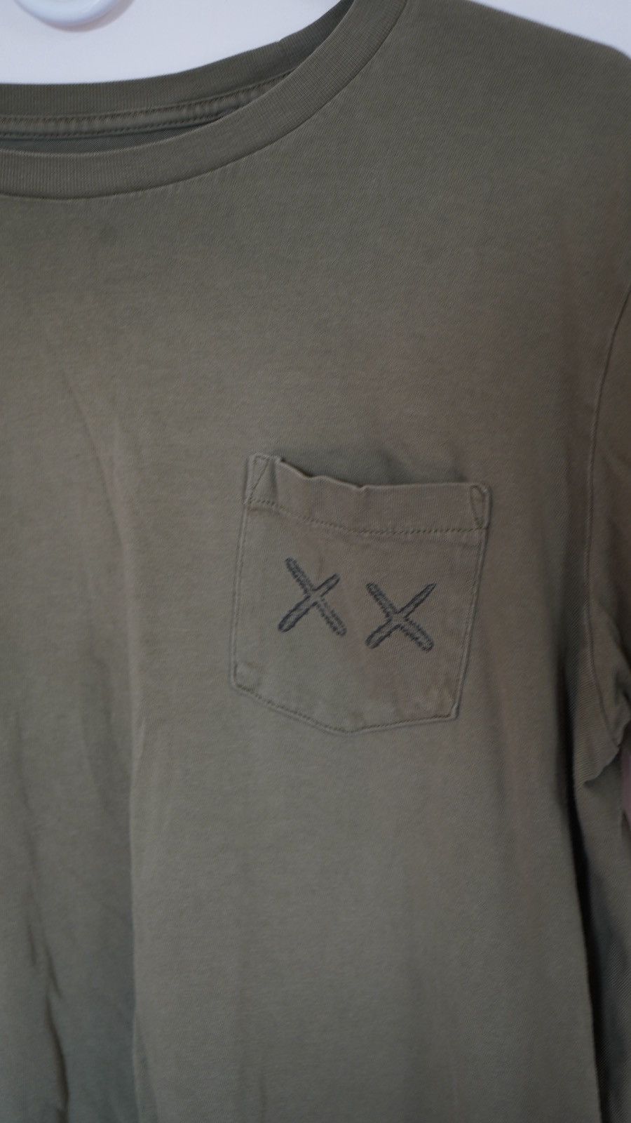 Kaws × Uniqlo Green Kaws x Uniqlo Army Tee Size US L / EU 52-54 / 3 - 4 Thumbnail