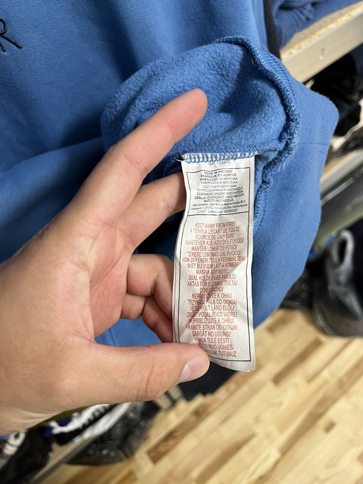 Nike × Vintage Vintage Nike Air Sweatshirt Big Central Logo Y2K Size XL Size US XL / EU 56 / 4 - 6 Thumbnail
