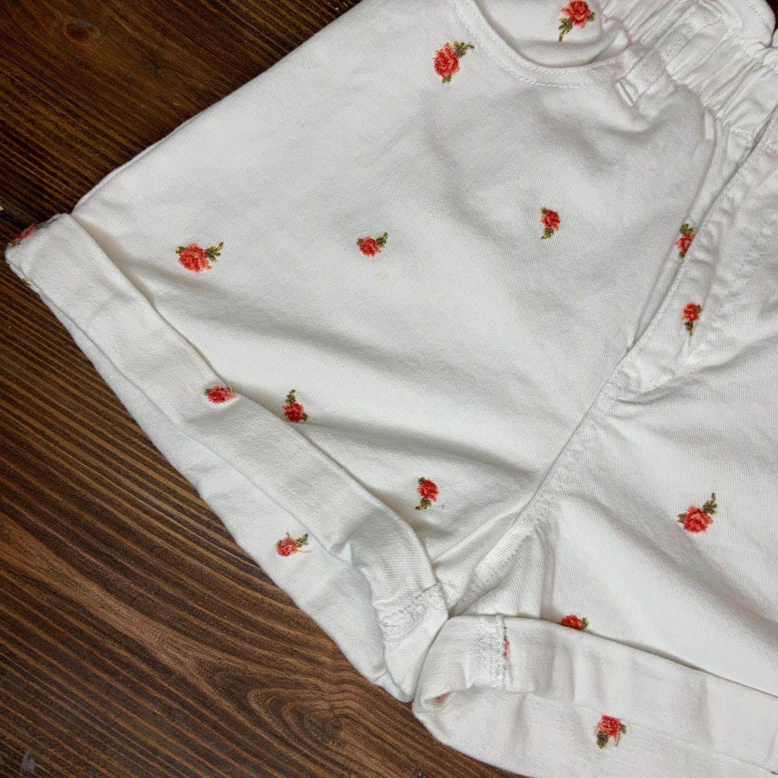 Designer Vintage Pinup High Waist Floral Embroidered Denim Shorts Size 28" / US 6 / IT 42 - 4 Thumbnail