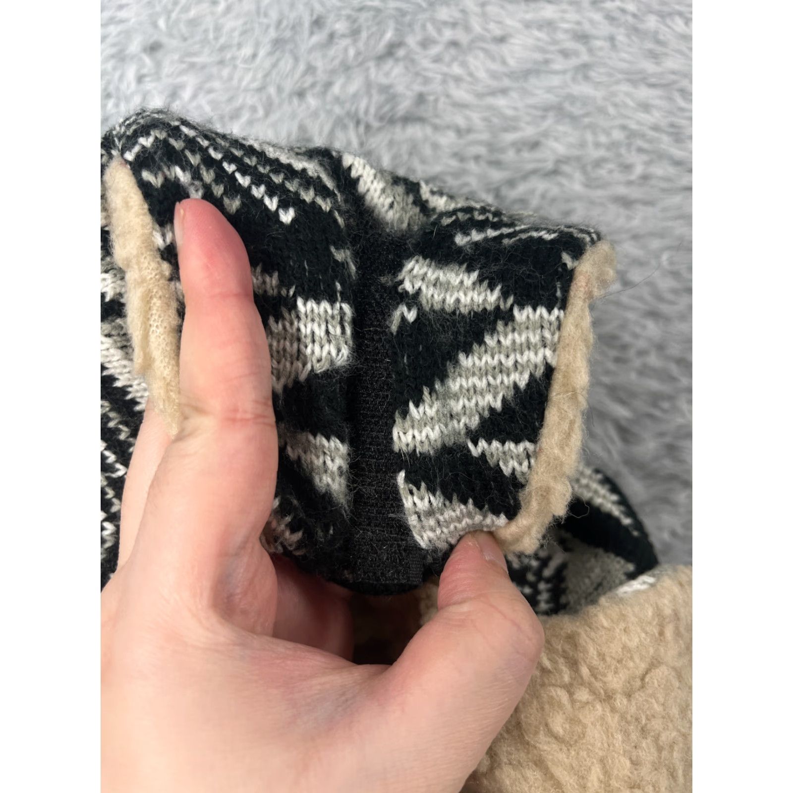 Vintage Deena & Ozzy Beanie Toque Womens One Size Black Geometric Acrylic Ear Flap Knit Hat Women Size ONE SIZE - 6 Thumbnail