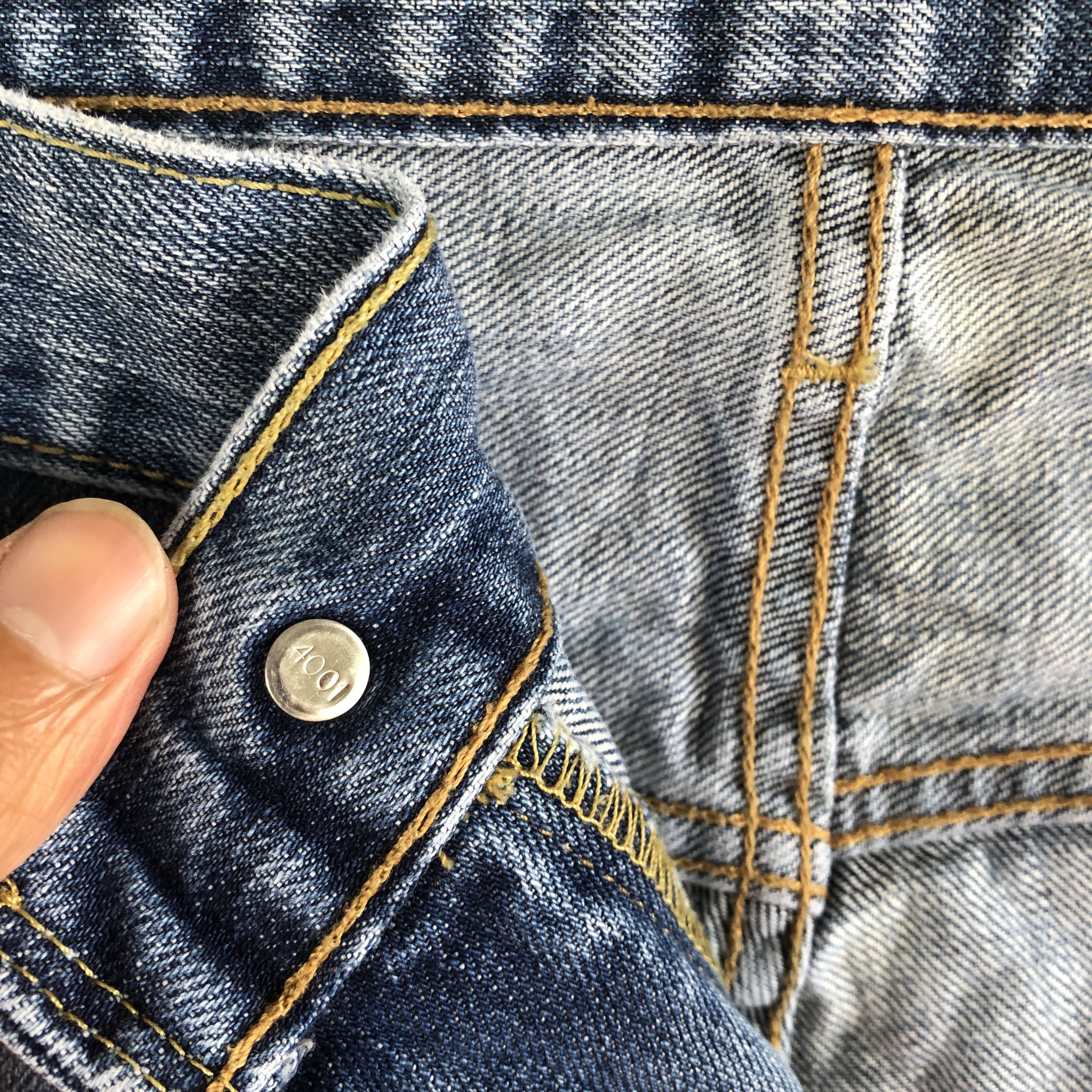 Levi's Vintage Levis 569 Light Wash Jeans Levi's Faded Baggy Denim Size US 40 / EU 56 - 7 Thumbnail