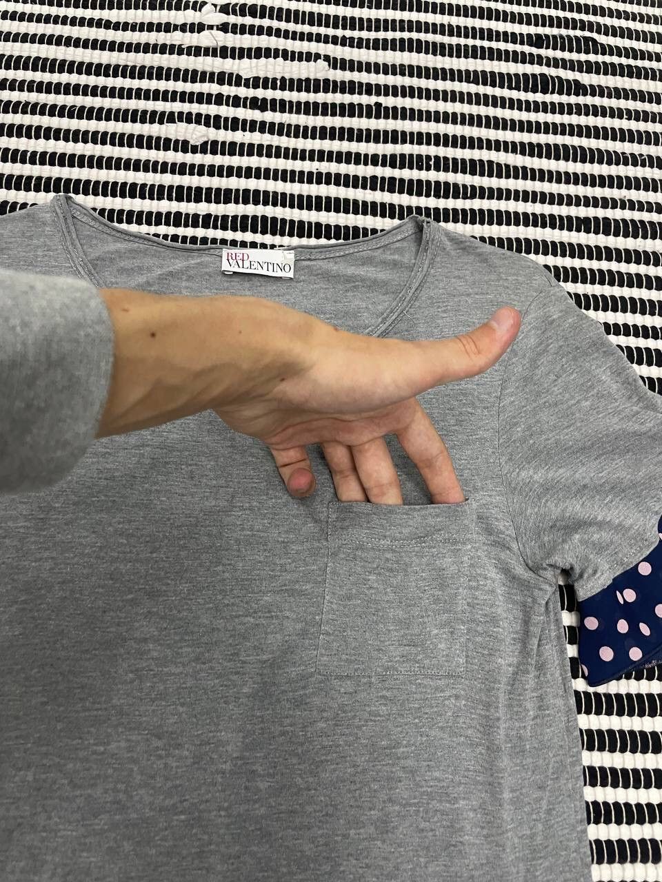 Japanese Brand × RED Valentino × Valentino Vintage Red Valentino Silk Tee T-Shirt Y2K Size S / US 4 / IT 40 - 4 Thumbnail