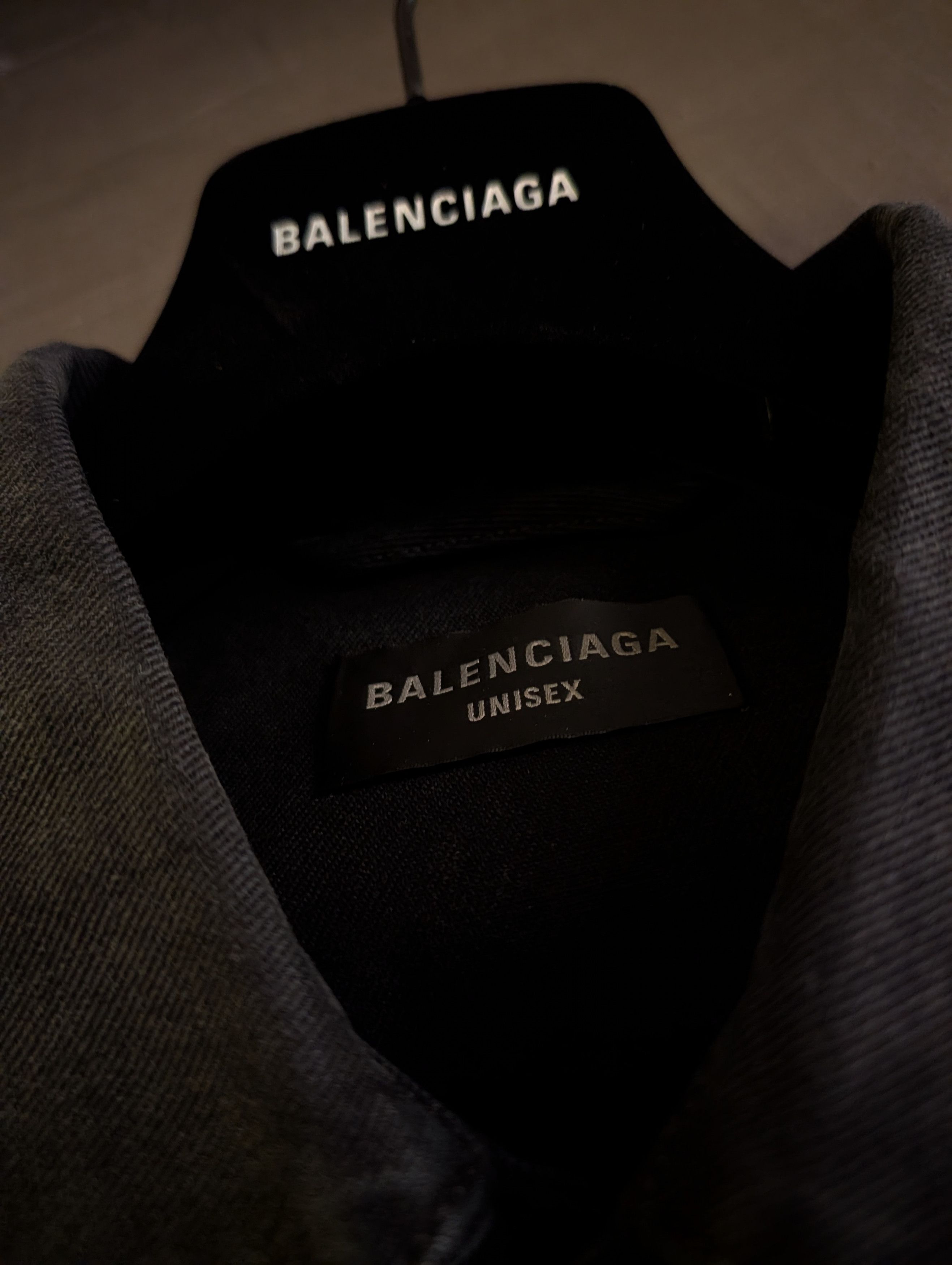 Balenciaga Balenciaga Soft Left Hand Denim Jacket Sunbleached Black XL Size US XL / EU 56 / 4 - 4 Thumbnail