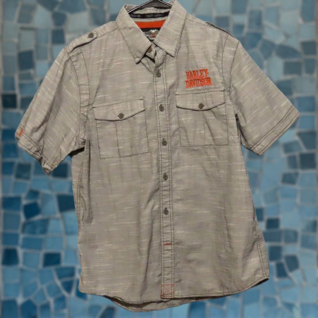 Harley Davidson Harley-Davidson Men's Shirt L Button-Up Gray Short Sleeve Embroidered Woven Slub Weave Lightweight Breathable Classic Motorcycle Size US L / EU 52-54 / 3 - 1 Thumbnail