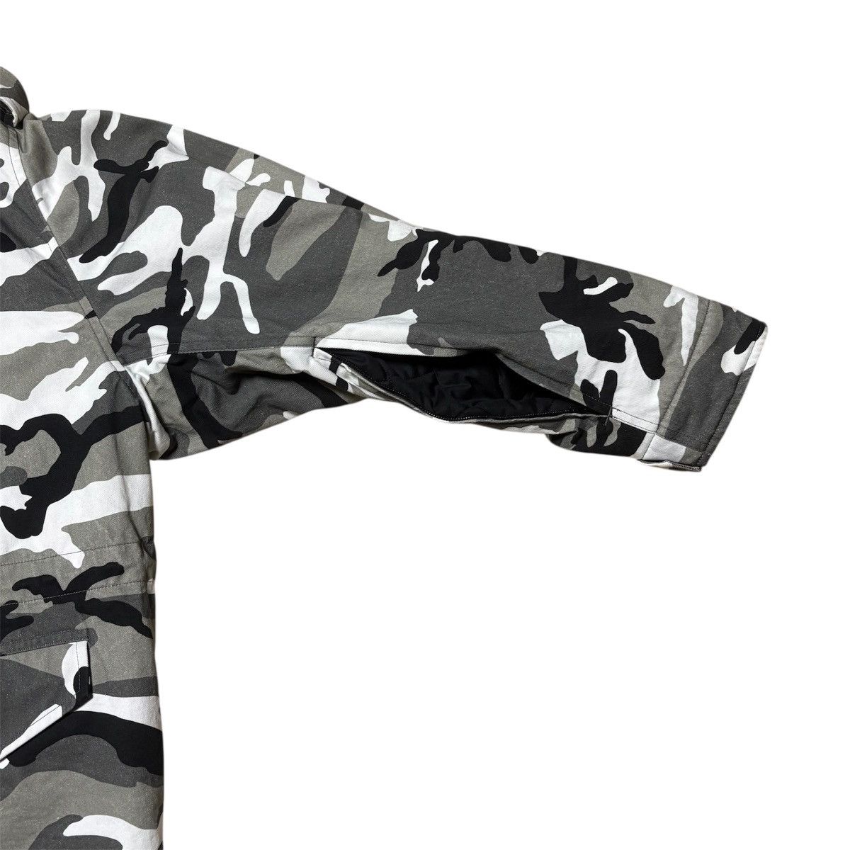 Balenciaga FALL 21 BALENCIAGA BY DEMNA CAMO MULTI JACKET Size US XS / EU 42 / 0 - 5 Thumbnail