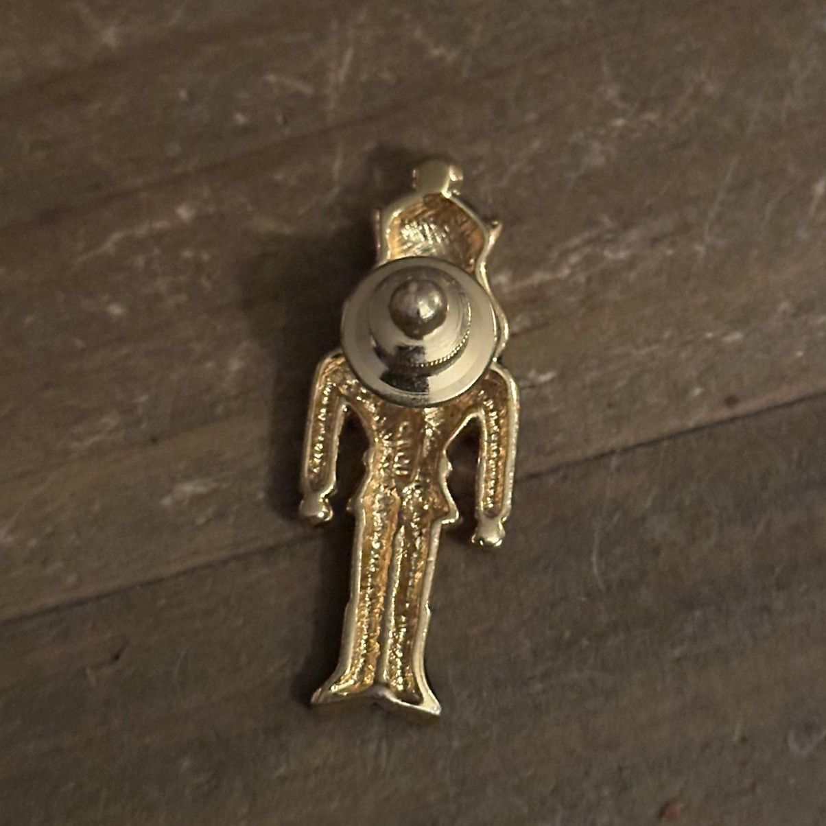 Vintage Vintage Avon enamel nutcracker tac pin Size ONE SIZE - 3 Thumbnail