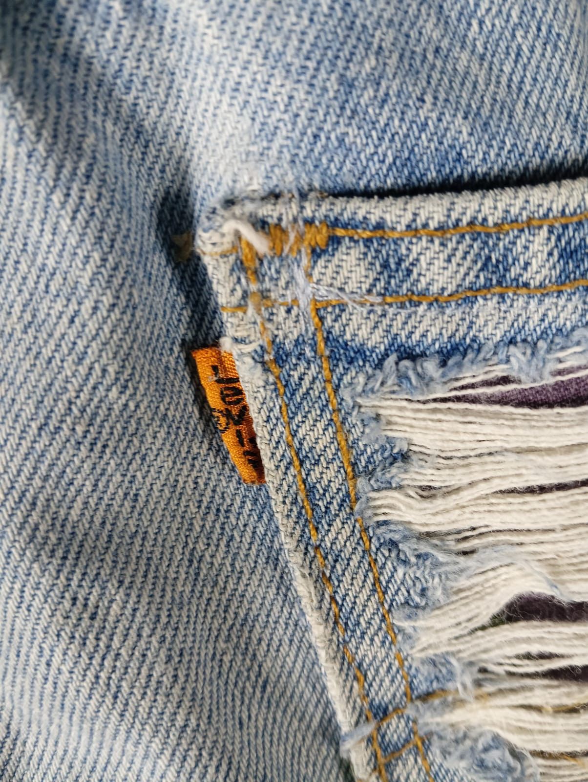 Levi's Vintage Clothing Vintage Levis 505 distressed denim rare orange tab Size US 35 - 6 Thumbnail