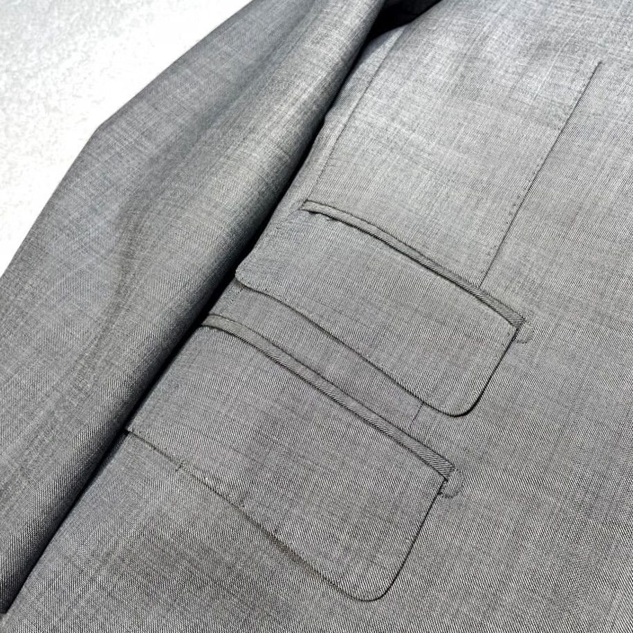 Suitsupply Suitsupply Suit Jacket Mens 46 Gray Wool Three-Button 2 Piece Single-Breasted Peak Lapel Black/Gray Check Vintage (if applicable) Mens Size 46R - 3 Thumbnail
