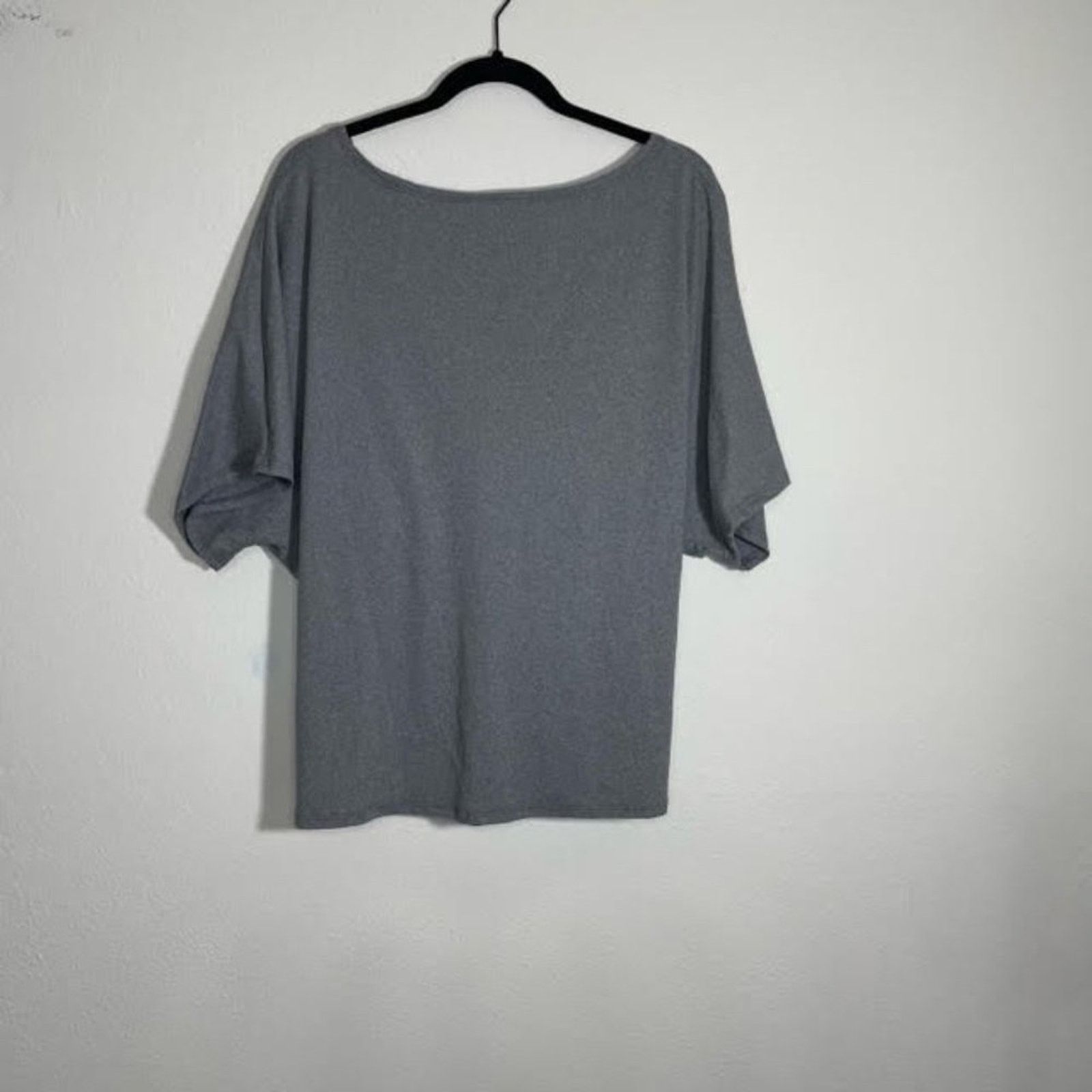Other Fashion Nova Gray Oversized Cropped Twisted Back Tee Size M / US 6-8 / IT 42-44 - 1 Thumbnail
