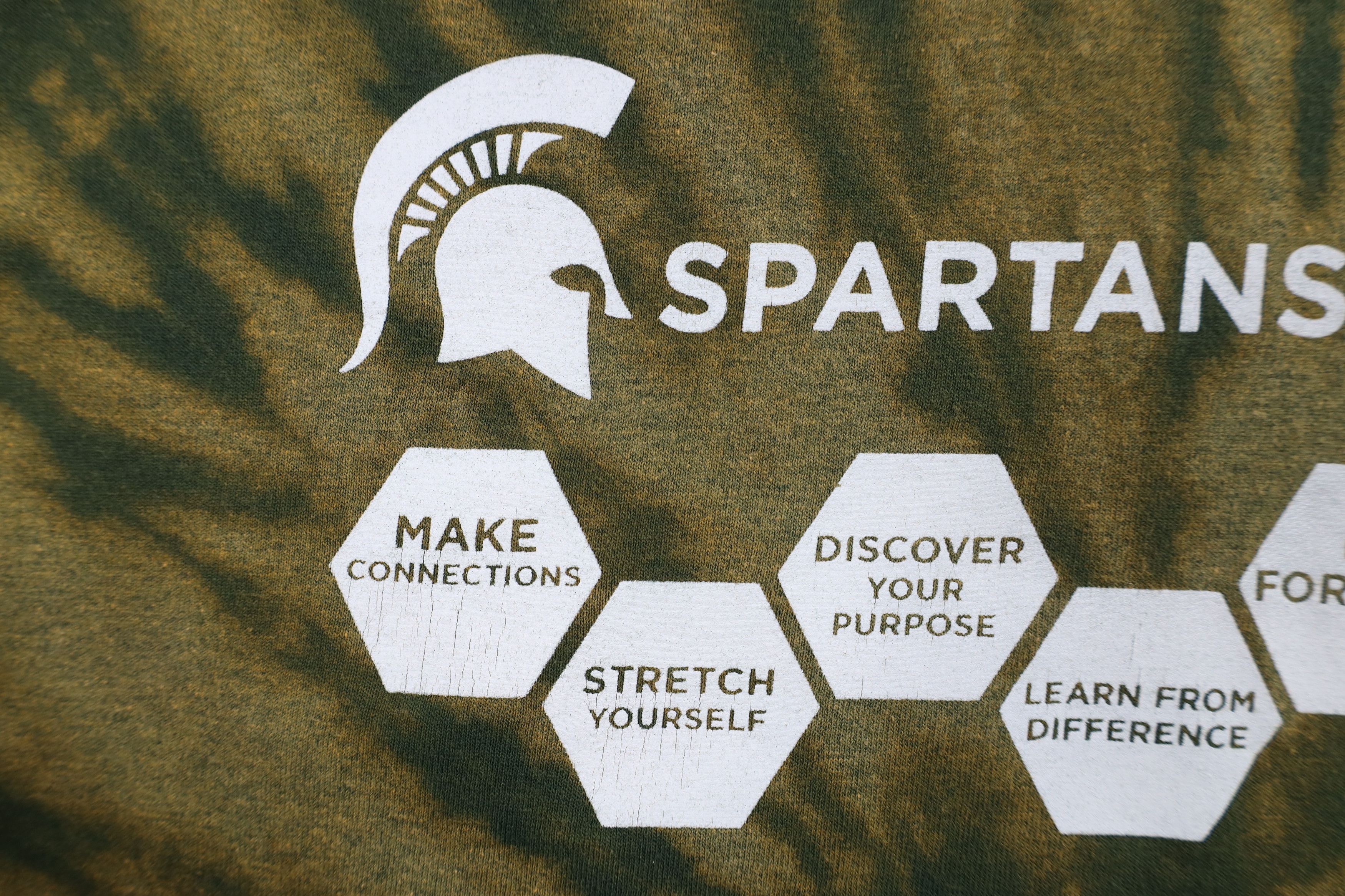 Vintage Y2K Spartans Will Michigan State University T-Shirt Green Size US L / EU 52-54 / 3 - 5 Thumbnail