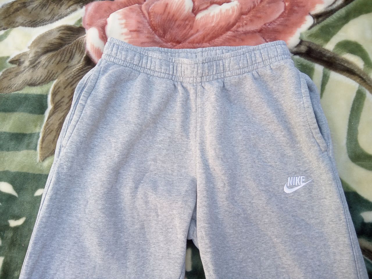 Nike Nike Grey Sweatpants S Size Size US 30 / EU 46 - 2 Thumbnail