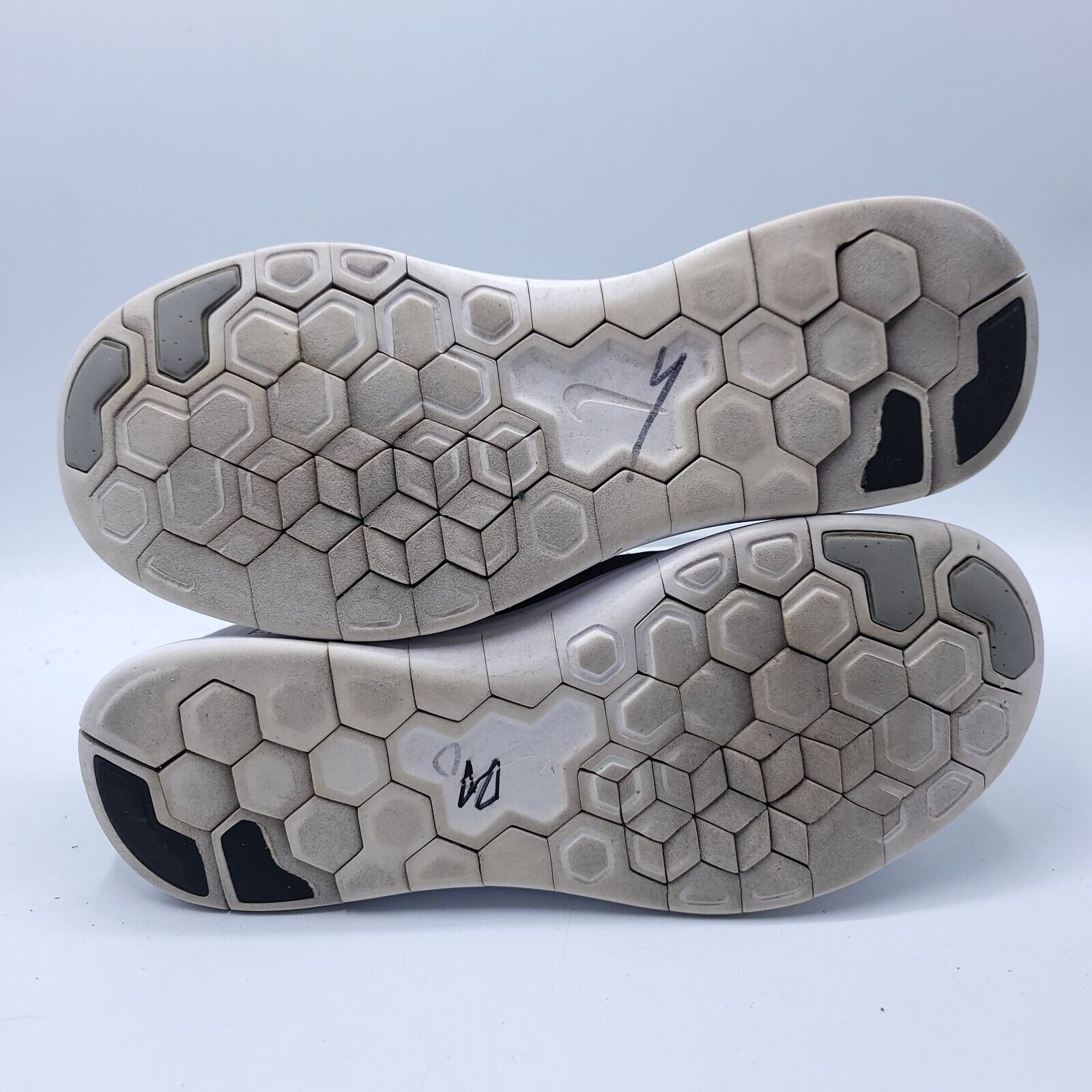 Nike Nike Free RN Distance Shoe Womens Size 7.5 827116-100 Gray Size US 7.5 / IT 37.5 - 7 Thumbnail