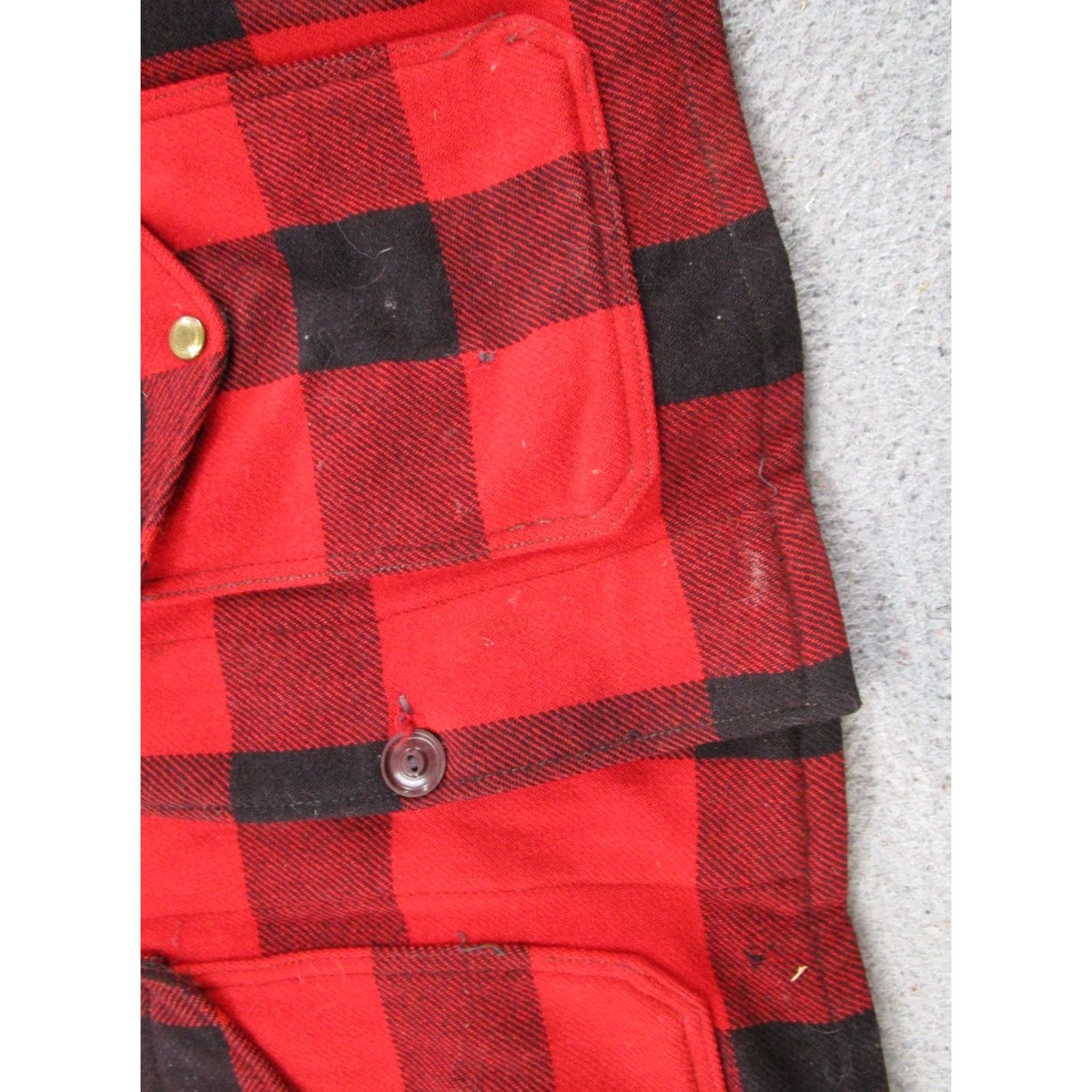 Vintage VINTAGE Woolrich Jacket Overcoat 44 Red Plaid Wool 100% Wool Buffalo Mackinaw Hunting USA Mens Size US S / EU 44-46 / 1 - 5 Thumbnail