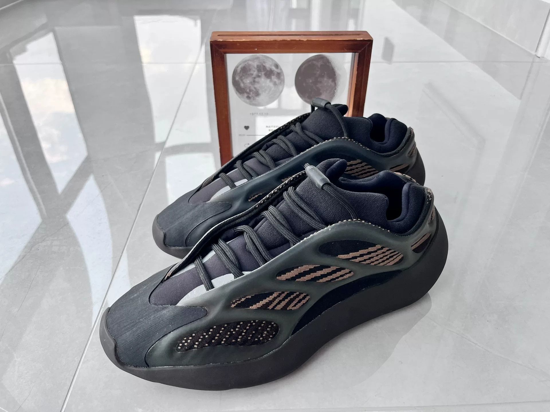 Adidas Adidas YEEZY700 Black Lowtop Sneakers 12 Men Size US 12 / EU 45 - 1 Thumbnail