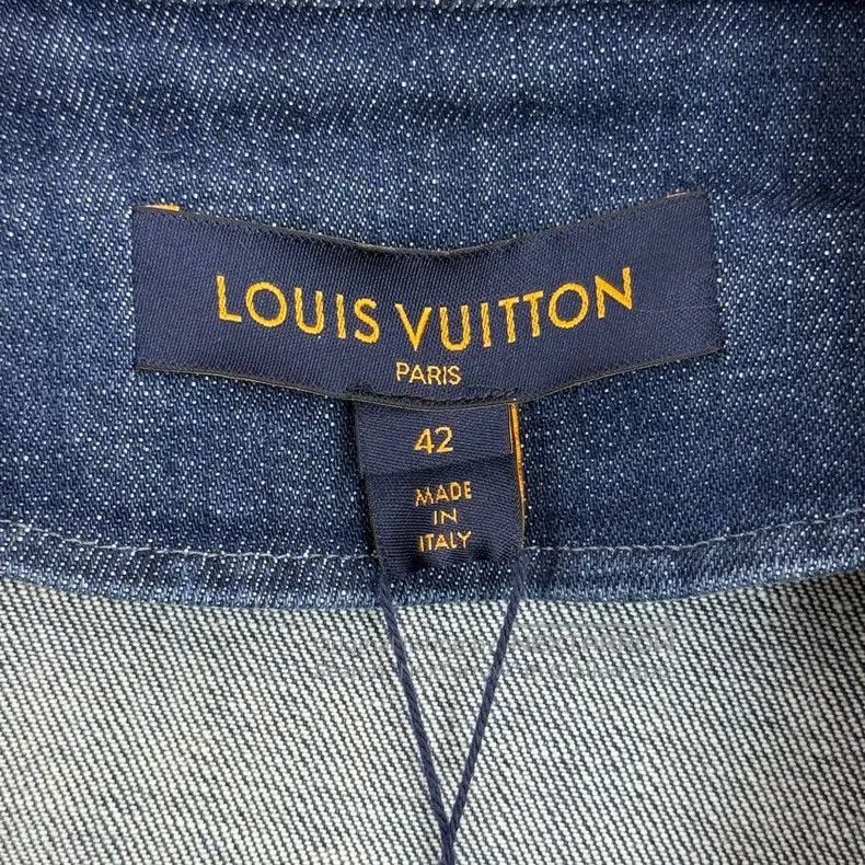 Louis Vuitton Louis Vuitton Washed blue metallic logo denim jacket Size M / US 6-8 / IT 42-44 - 5 Thumbnail