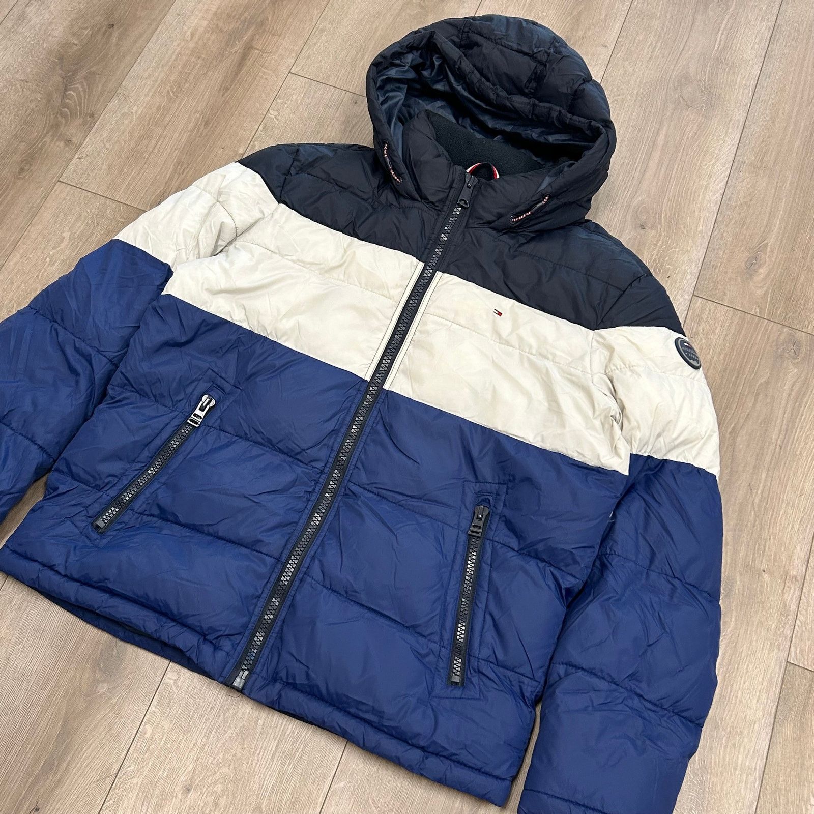 Tommy Hilfiger Tommy Hilfiger Quilted Puffer Hooded Jacket size Large L Size US L / EU 52-54 / 3 - 2 Thumbnail