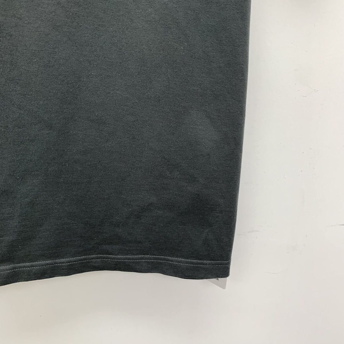 Louis Vuitton Louis Vuitton 24 Green Logo Cotton Short Sleeve T-Shirt Size US XL / EU 56 / 4 - 4 Thumbnail