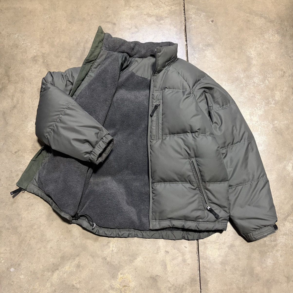 Old Navy Vintage Old Navy Puffer Jacket Quilted Down Nuptse Gorpcore Size US M / EU 48-50 / 2 - 8 Thumbnail
