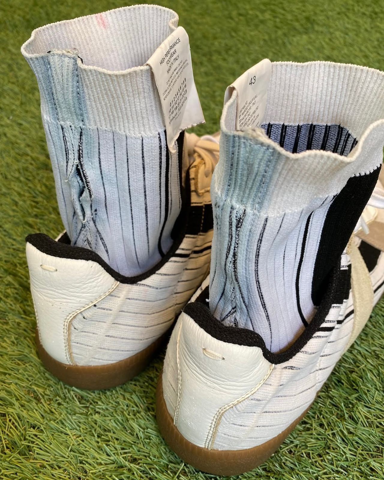 Maison Margiela Maison Margiela white and black replica sock Size US 10 / EU 43 - 3 Thumbnail