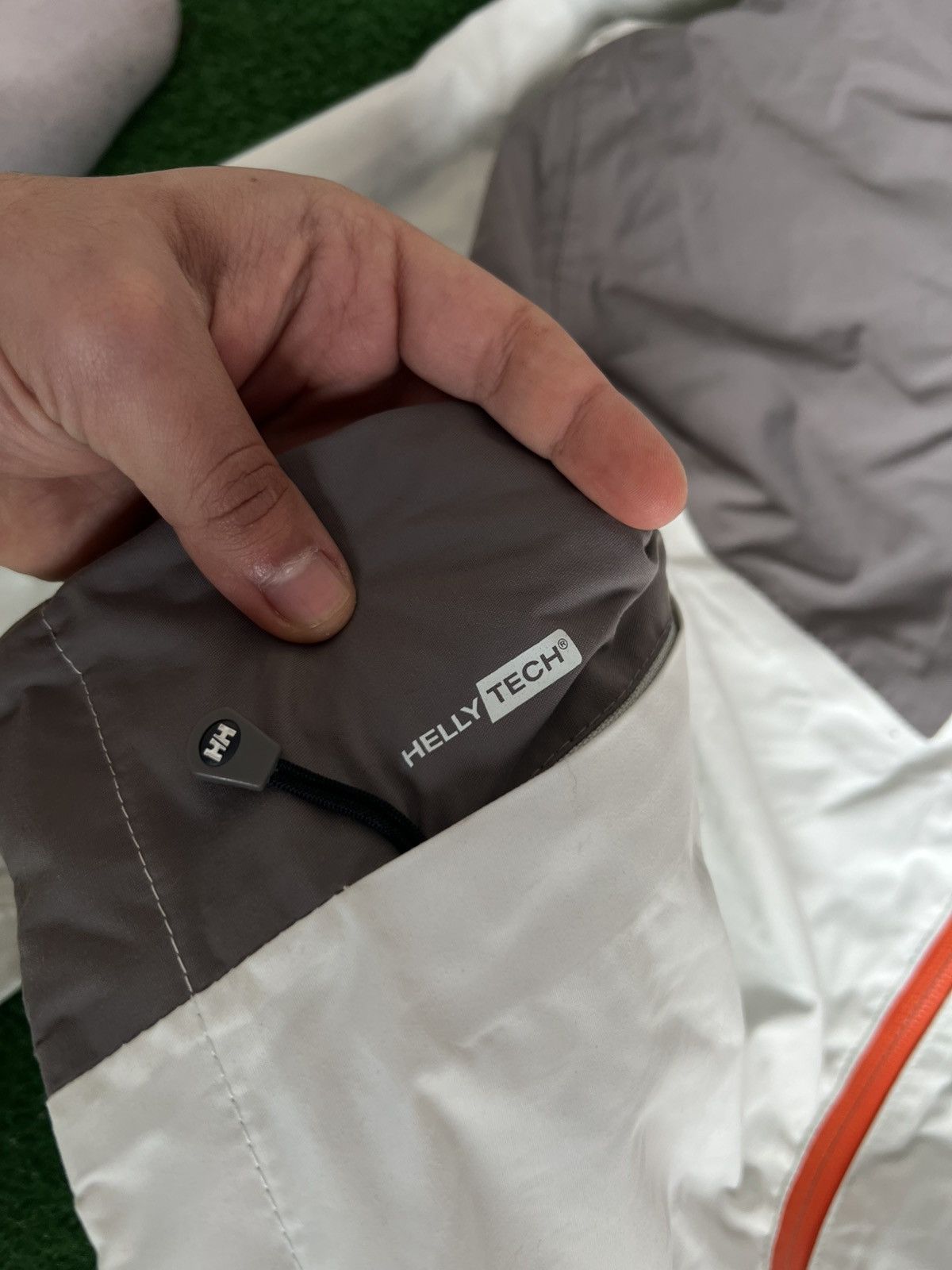 Helly Hansen Helly Hansen Seven J waterproof jacket Size US S / EU 44-46 / 1 - 9 Thumbnail
