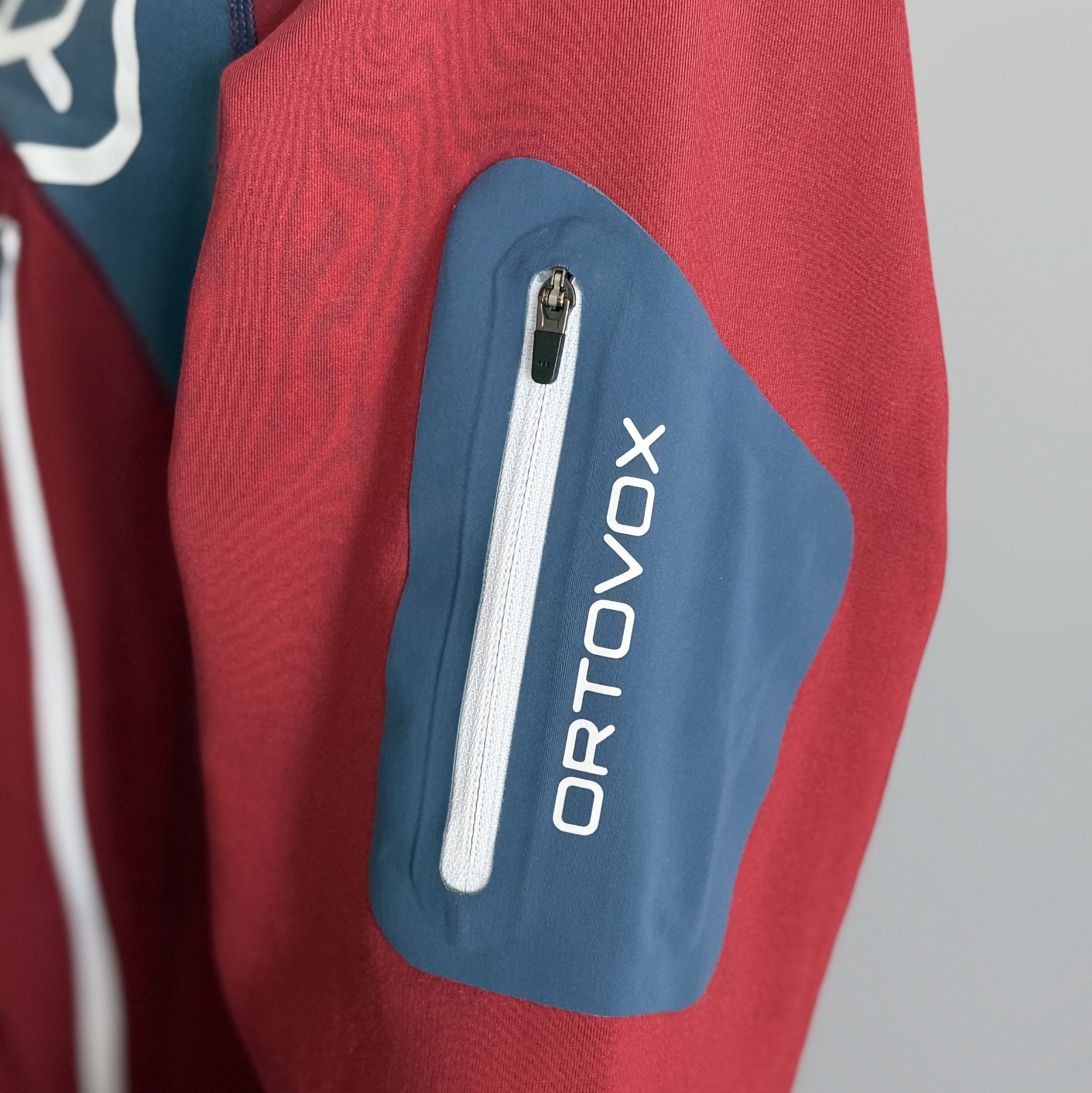 ORTOVOX ORTOVOX Fleece Plus Jacket Rosso Dark Blood Size M Outdoor Size US M / EU 48-50 / 2 - 6 Thumbnail