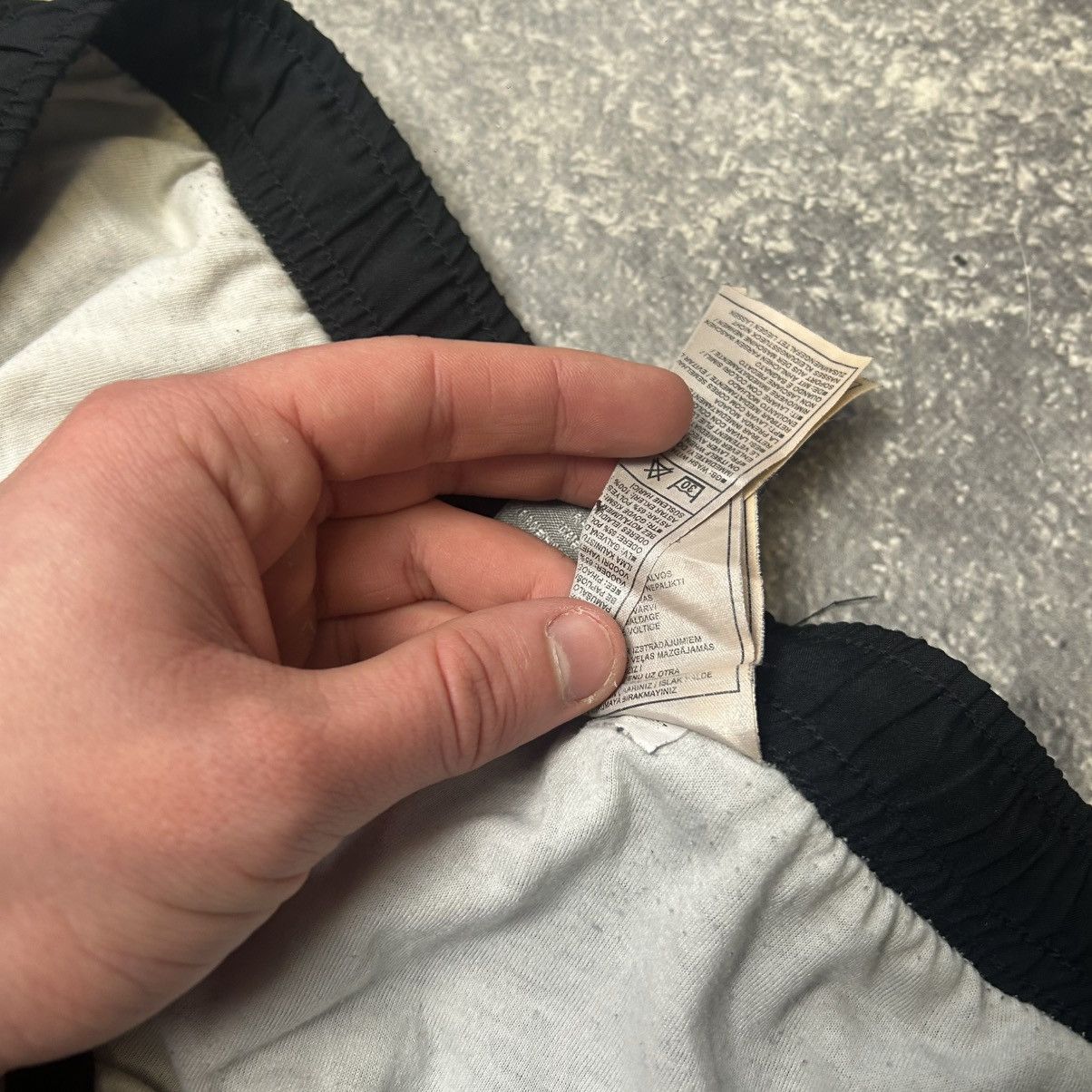 Nike Vintage Nike Small Swoosh Streetwear Balloon Y2k pants Size US 38 / EU 54 - 12 Thumbnail