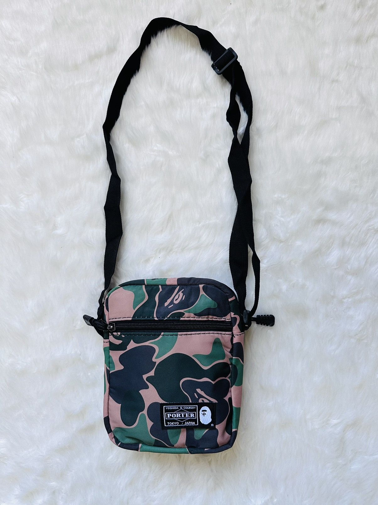 Japanese Brand 🇯🇵 Japanese Brand Camouflage Quick Pocket Sling Bag Size ONE SIZE - 3 Thumbnail