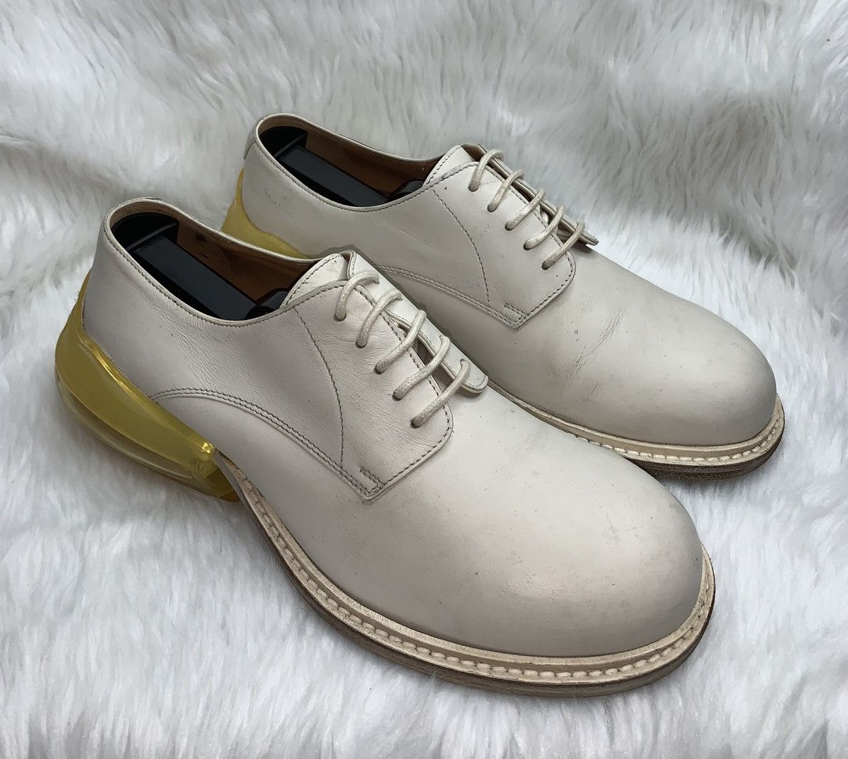 Maison Margiela Maison Margiela White Airbag Shoes Size US 9 / IT 39 - 1 Thumbnail