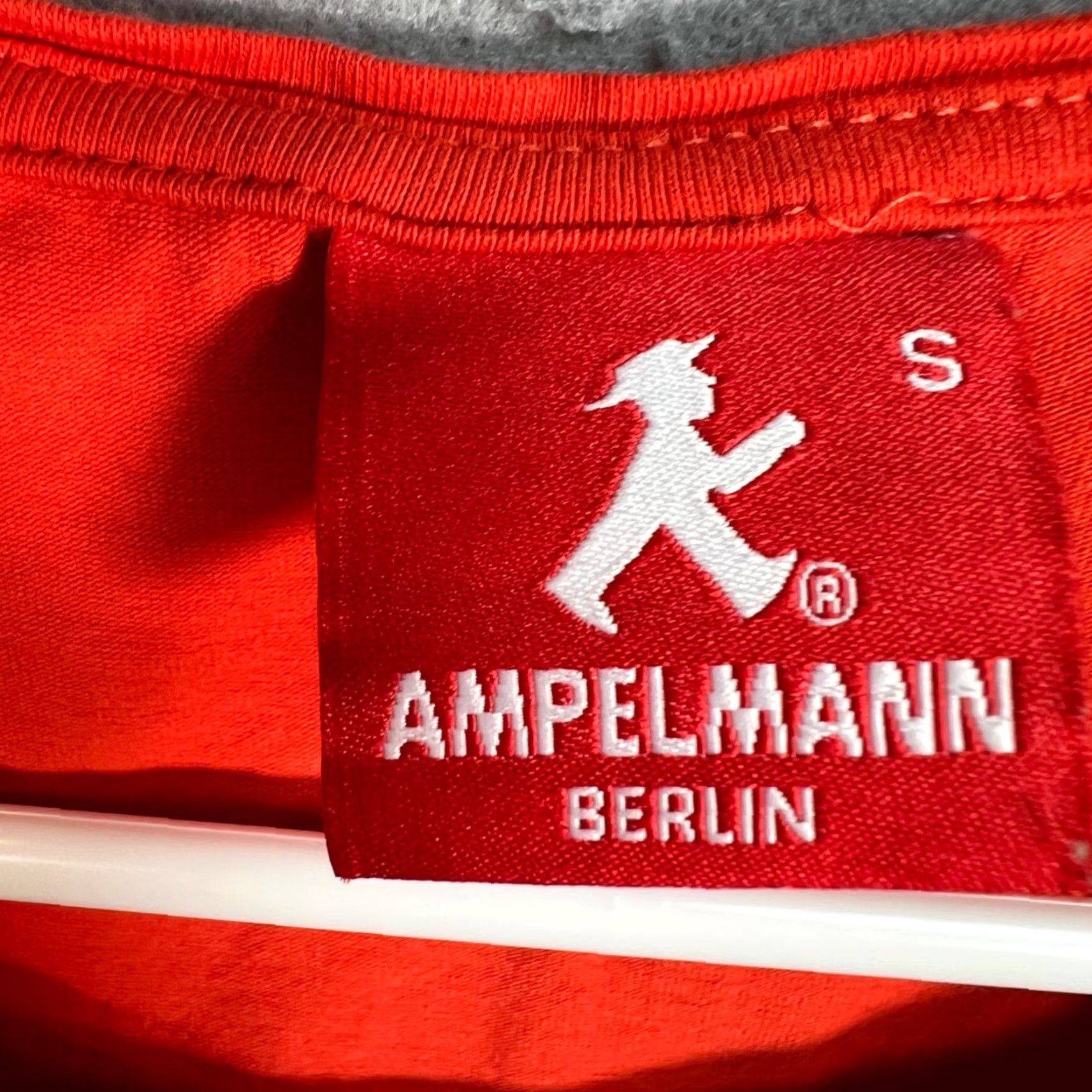 Vintage VINTAGE Ampelmann Berlin T-Shirt Women Small Red Organic Cotton Elastane Short Sleeve Round Neck Size S / US 4 / IT 40 - 3 Thumbnail