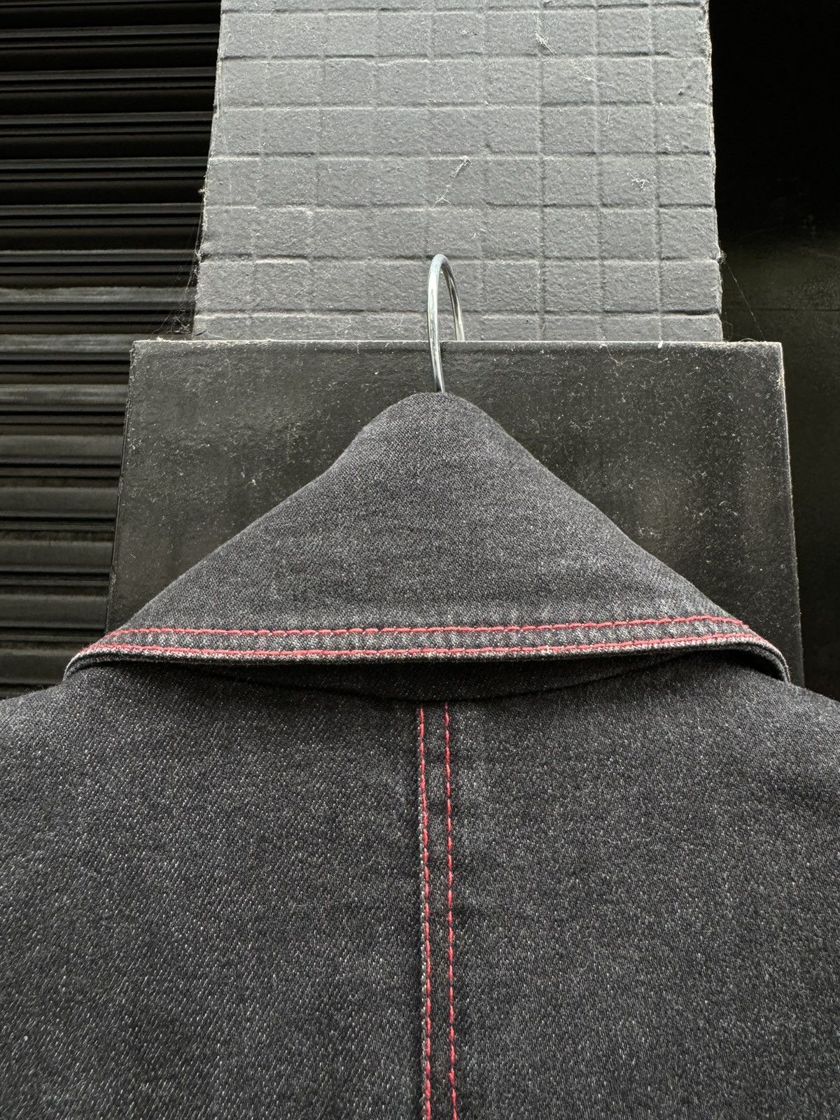 Alexander McQueen Alexander McQueen AW98 Victorian Button Tailored Denim Coat Size US S / EU 44-46 / 1 - 9 Thumbnail