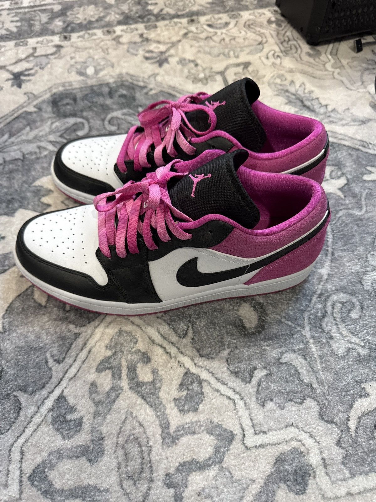 Jordan Brand Air Jordan 1 Low SE 'Fuchsia (Pink) Size US 11 / EU 44 - 3 Thumbnail