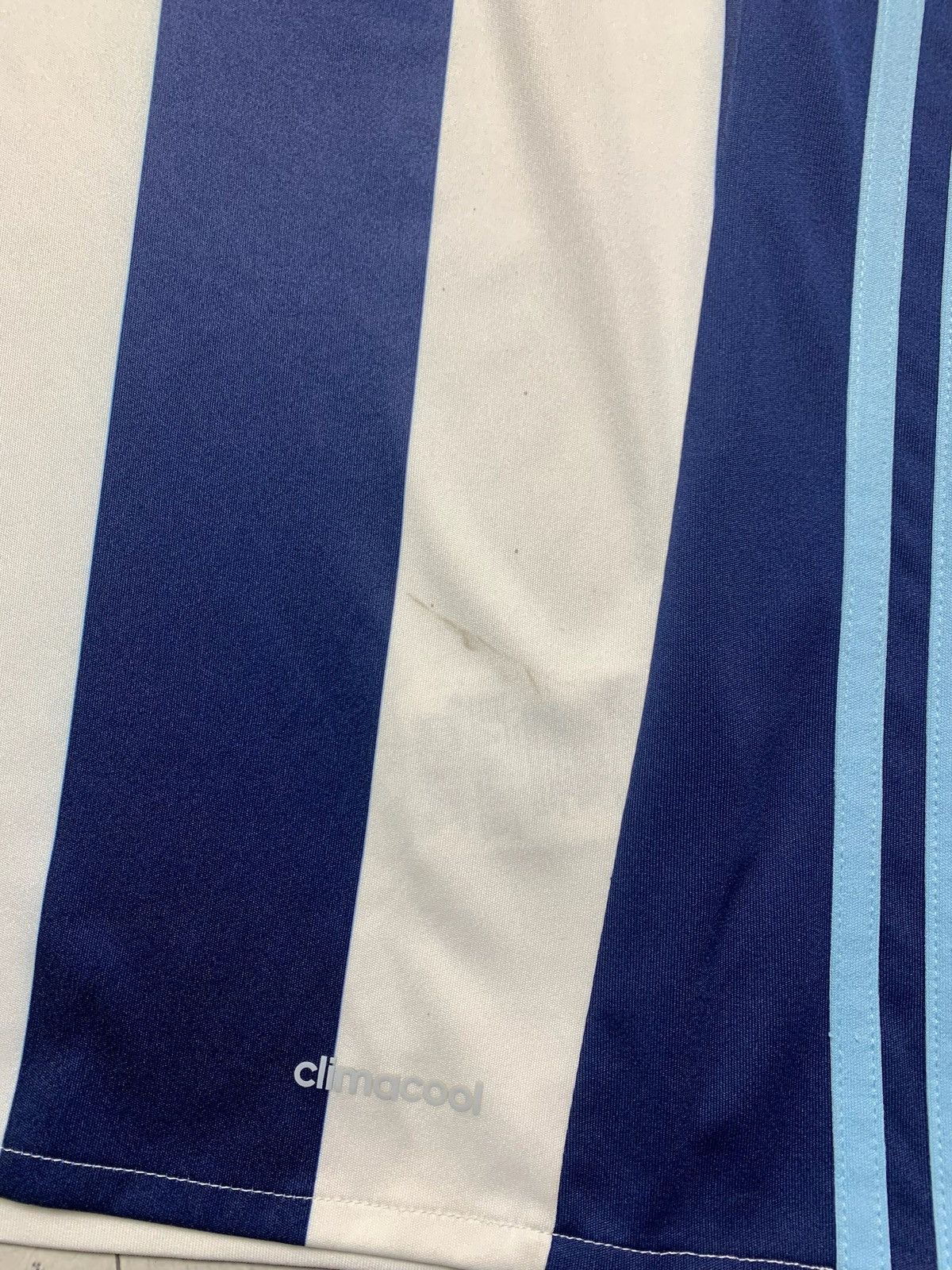 Adidas × Vintage Adidas West Bromwich soccer jersey size S Size US S / EU 44-46 / 1 - 4 Thumbnail
