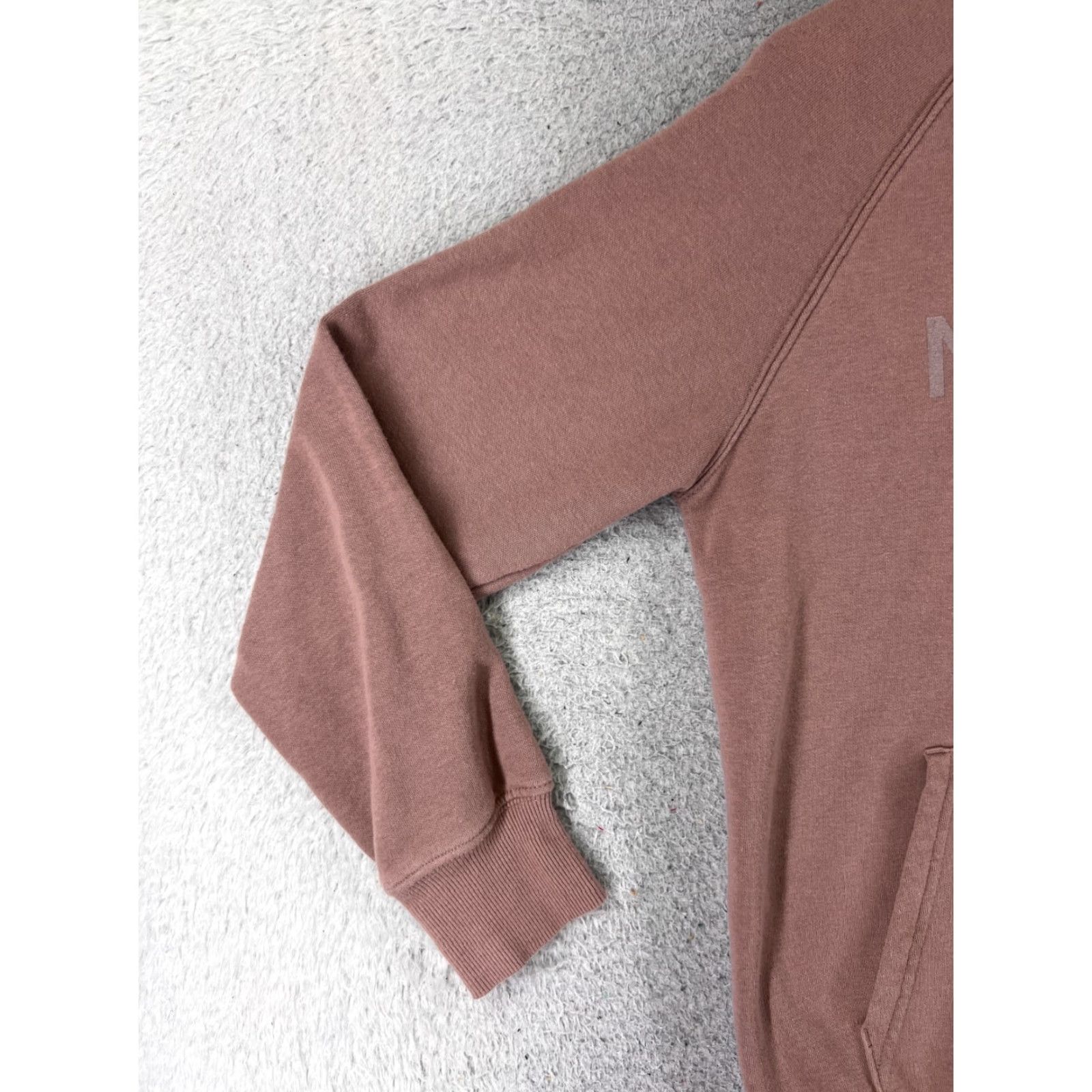 The North Face VINTAGE The North Face Shirt Women Adult Medium Pink Pullover Crew Neck Logo Lightweight Casual 90s Mens Women Girls Size M / US 6-8 / IT 42-44 - 3 Thumbnail