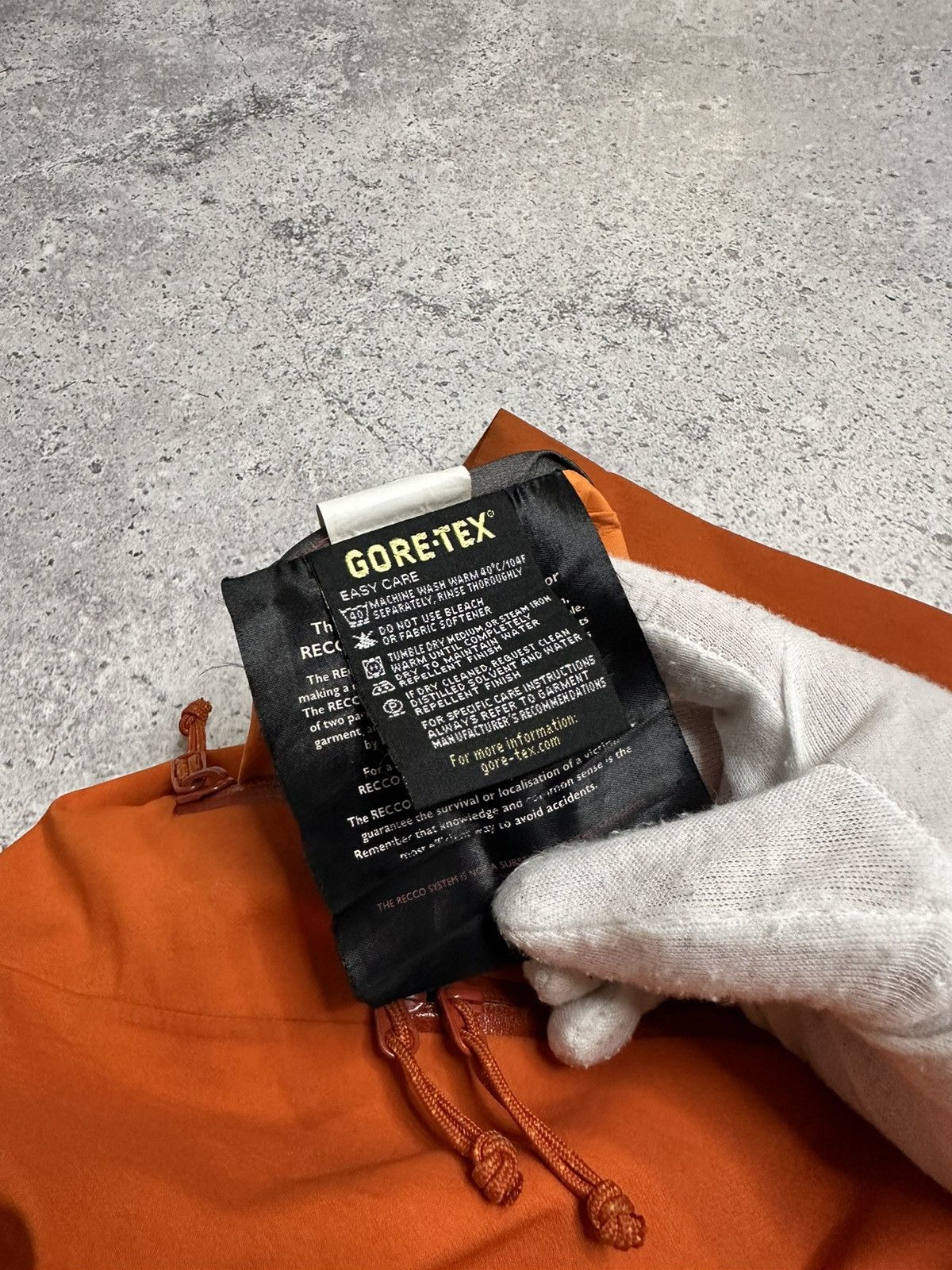 Arc'teryx Arc'teryx SideWinder Gore-Tex Pro Shell Orange Recco Jacket Size XS / US 0-2 / IT 36-38 - 15 Thumbnail