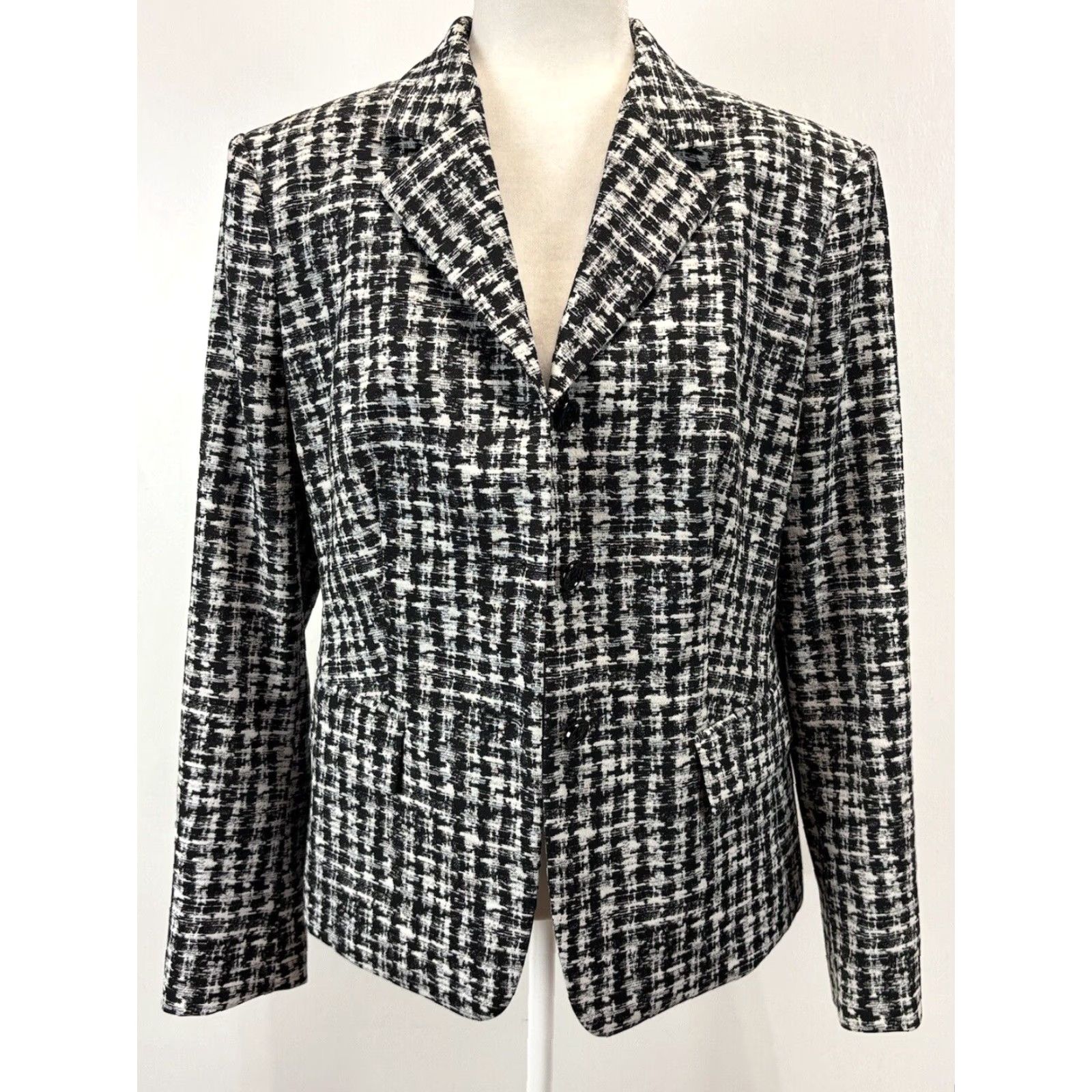 Hugo Boss HUGO BOSS Slim Fit Blazer Jacket Sz 10 Women’s Irregular Check Italian Fabric Black White Jacket Blazer Women Mens? Wait. Size L / US 10 / IT 46 - 5 Thumbnail