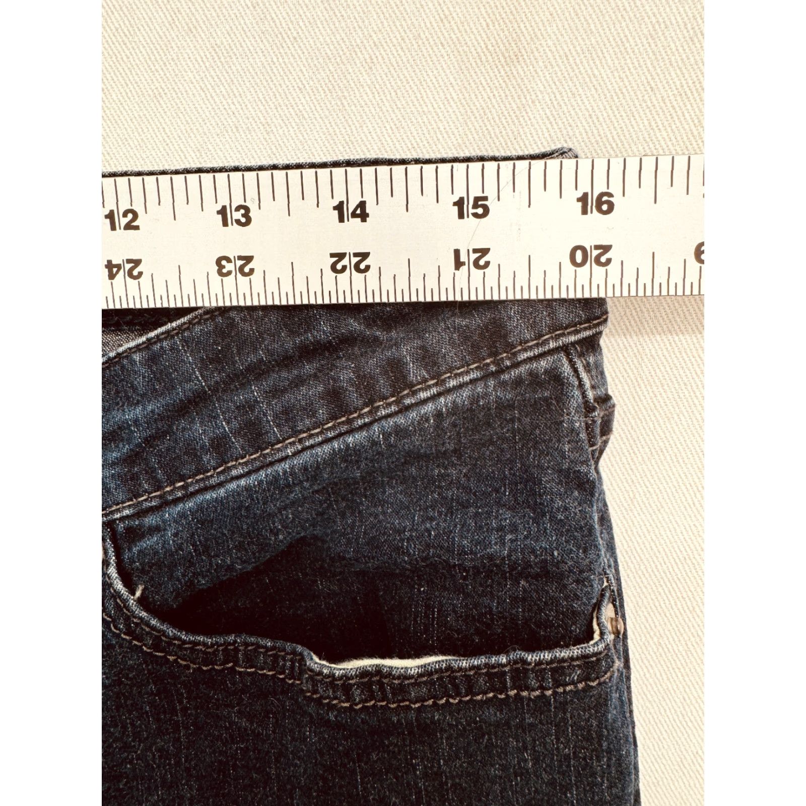 Levi's VINTAGE Levis Signature Womens 12 M Medium Low Rise Boot Cut Jeans Misses Denim 3011 Size 34" / US 12 / IT 48 - 7 Thumbnail