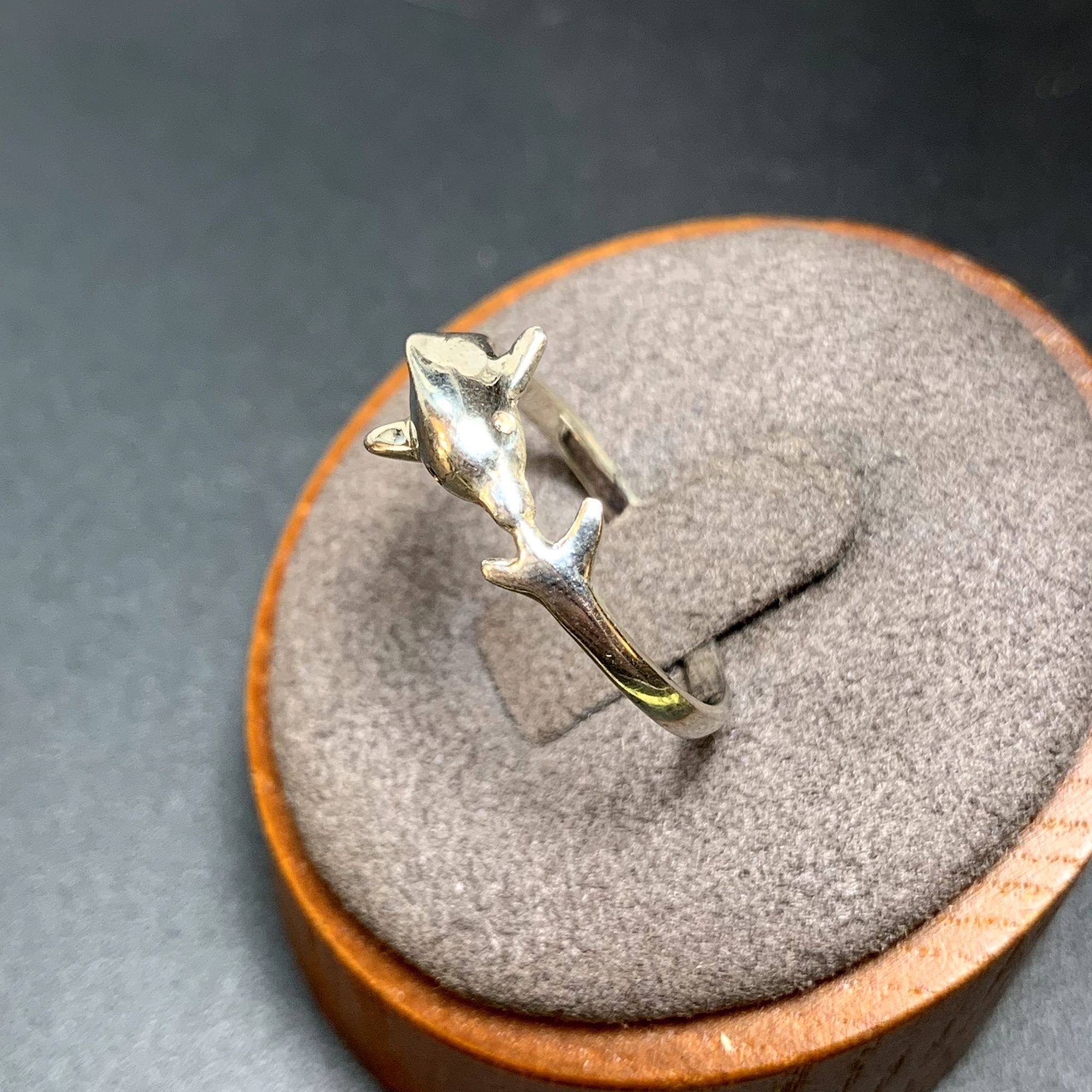 Other VTG Solid Sterling Silver 925 Fine Dolphin Design Band 1.75m Size ONE SIZE - 2 Thumbnail