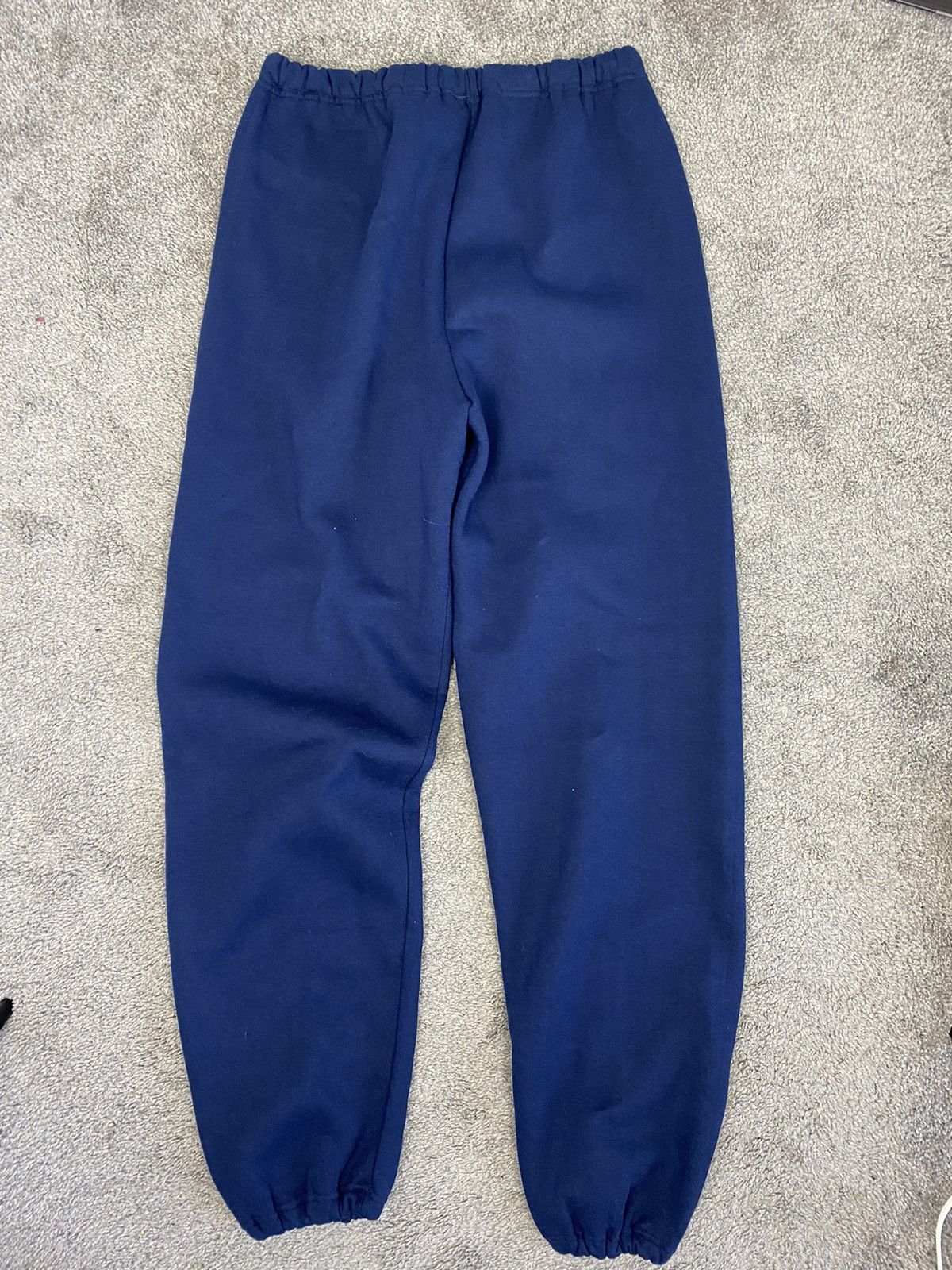 Vintage Vintage 90s navy u of m russell athletic sweatpants Size US 32 / EU 48 - 3 Thumbnail