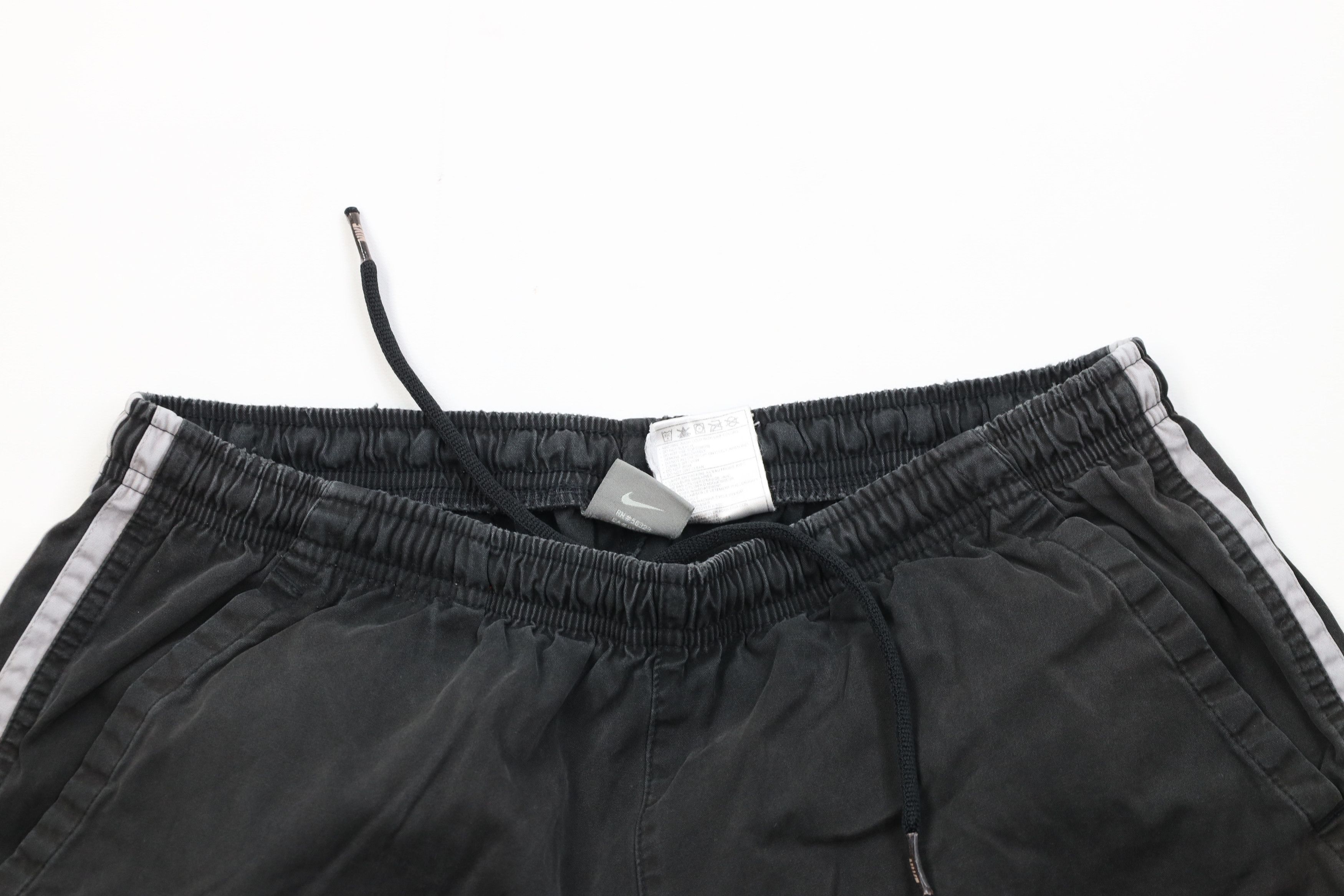 Nike Vintage Y2K Nike Travis Scott Mini Swoosh Striped Shorts Size US 32 / EU 48 - 2 Thumbnail