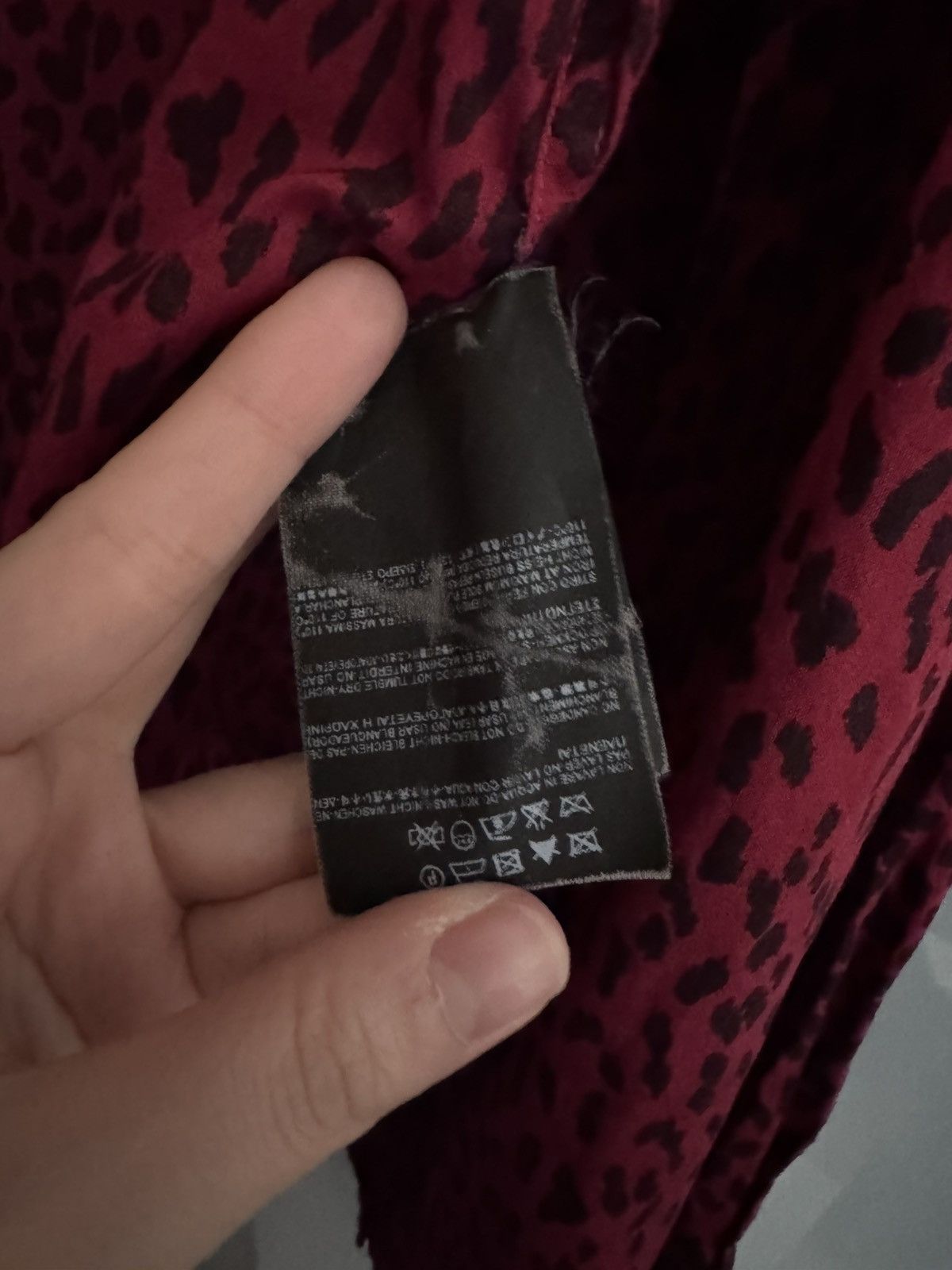 Saint Laurent Paris × Yves Saint Laurent Saint laurent red leopard print shirt Size US M / EU 48-50 / 2 - 5 Thumbnail