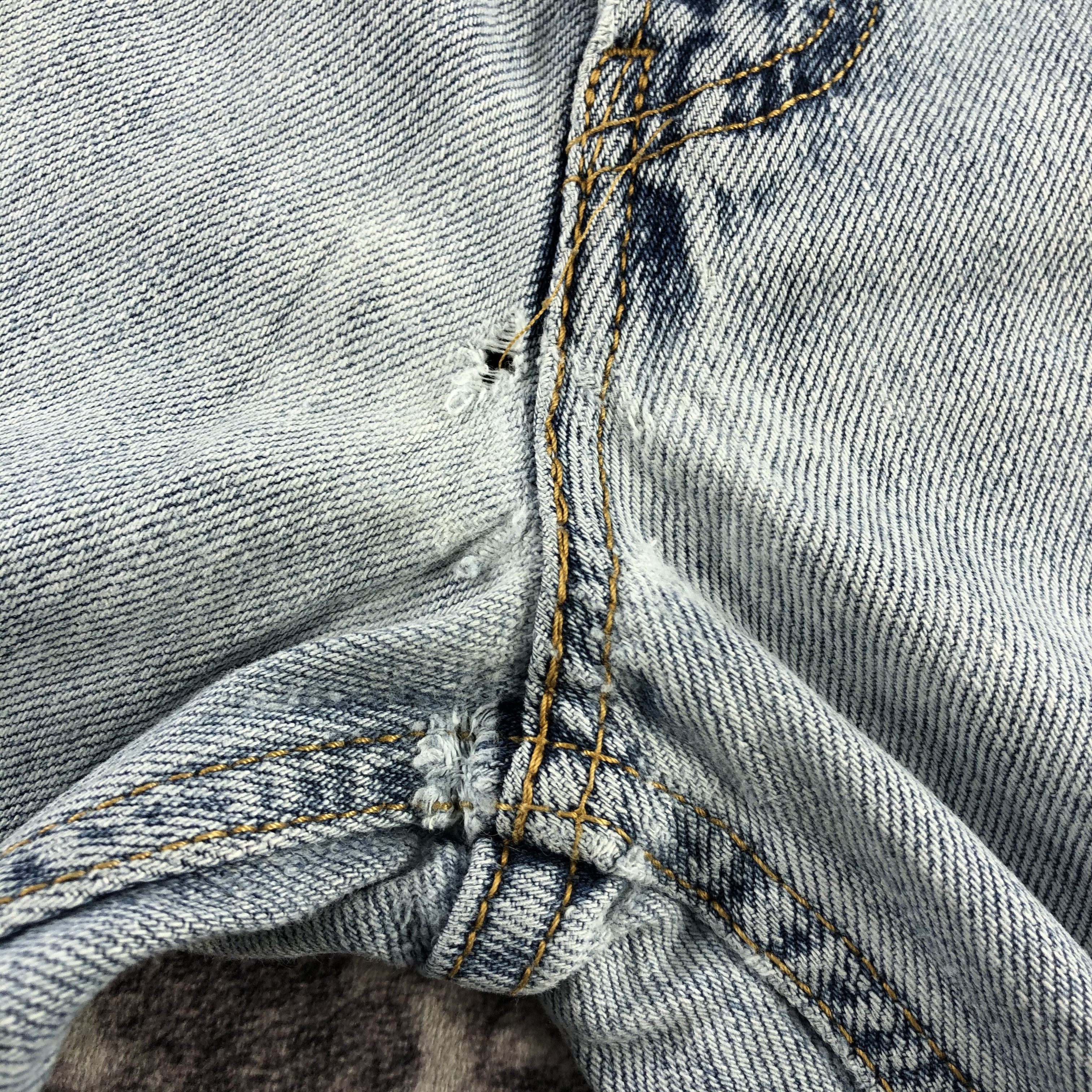 Levi's × Vintage Vintage Light Wash Levis 560 Jeans-JM3004 Size US 37 - 8 Thumbnail