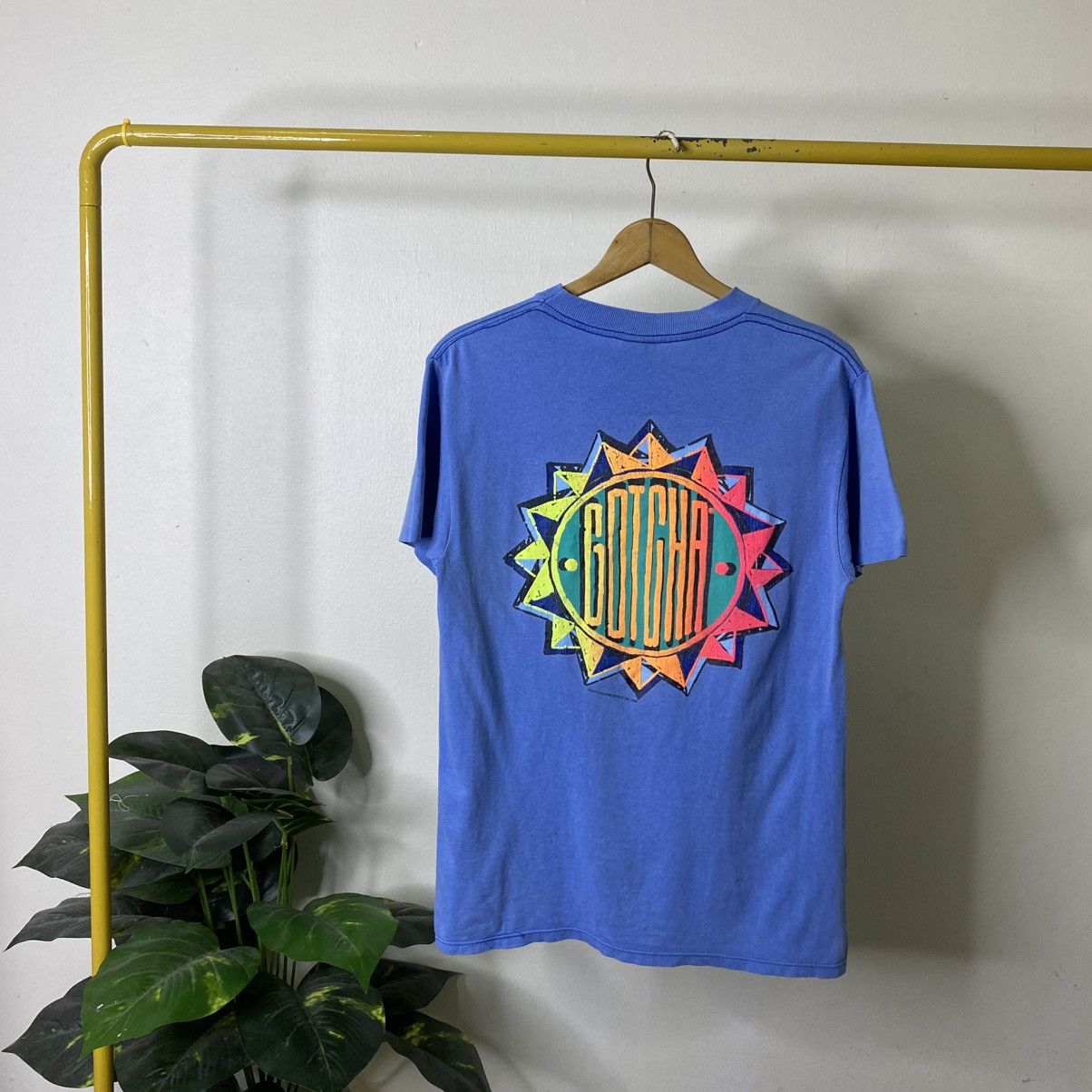 Gotcha Vintage 1990s Gotcha Surf T Shirt Size US M / EU 48-50 / 2 - 1 Thumbnail