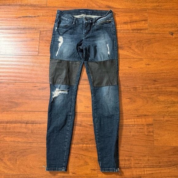 Guess Guess Blue Skinny Jeans with Black Patches Sz 27 Size 27" / US 4 / IT 40 - 1 Thumbnail